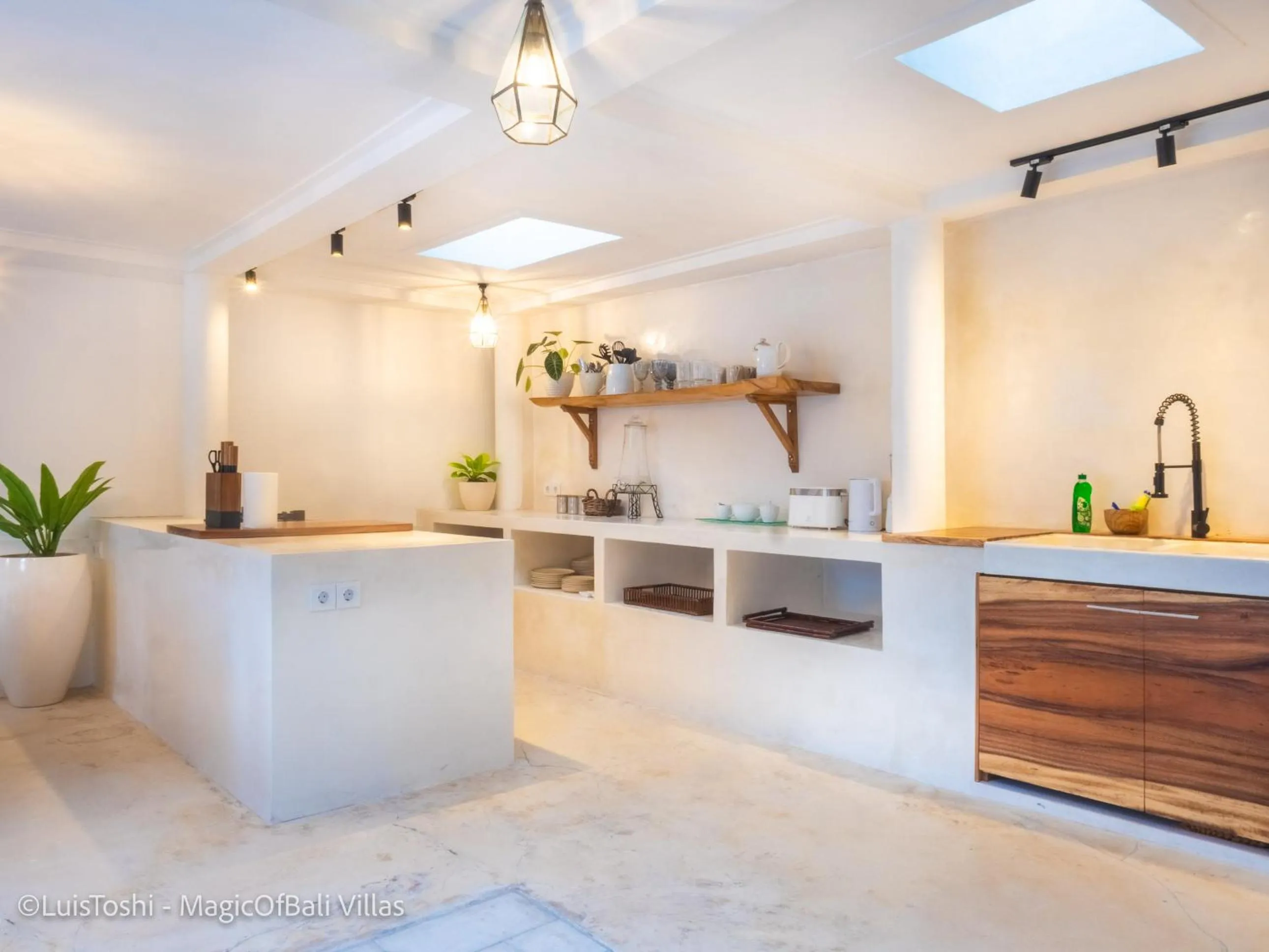 Kitchen or kitchenette in Ocean Luxury Villas - Private Pool Seminayk