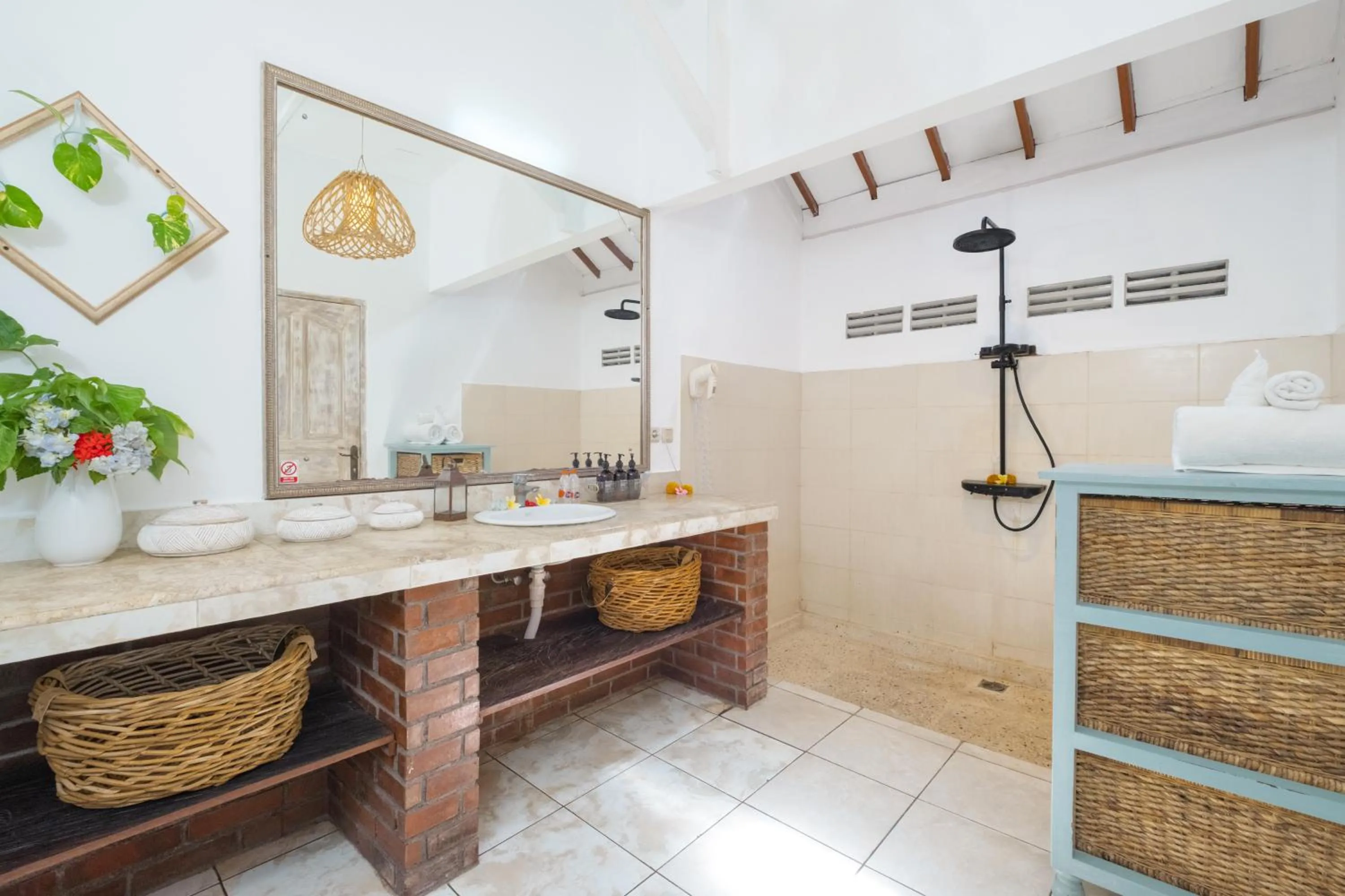 Bathroom in Ocean Luxury Villas - Private Pool Seminayk