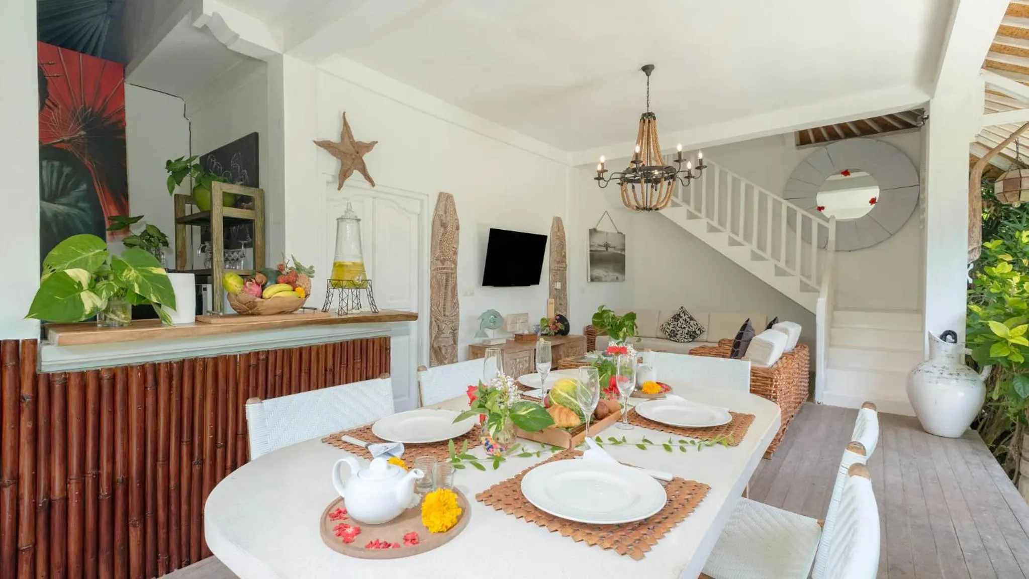 Dining area in Ocean Luxury Villas - Private Pool Seminayk