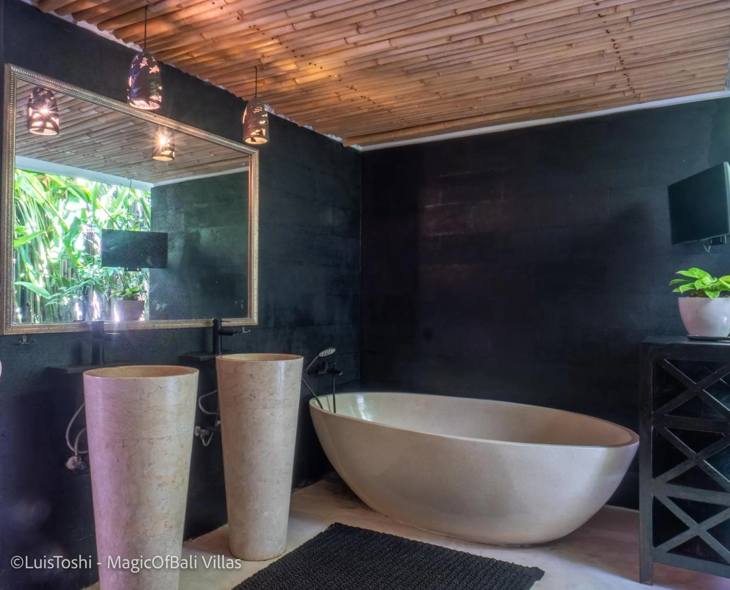 Bathroom in Ocean Luxury Villas - Private Pool Seminayk