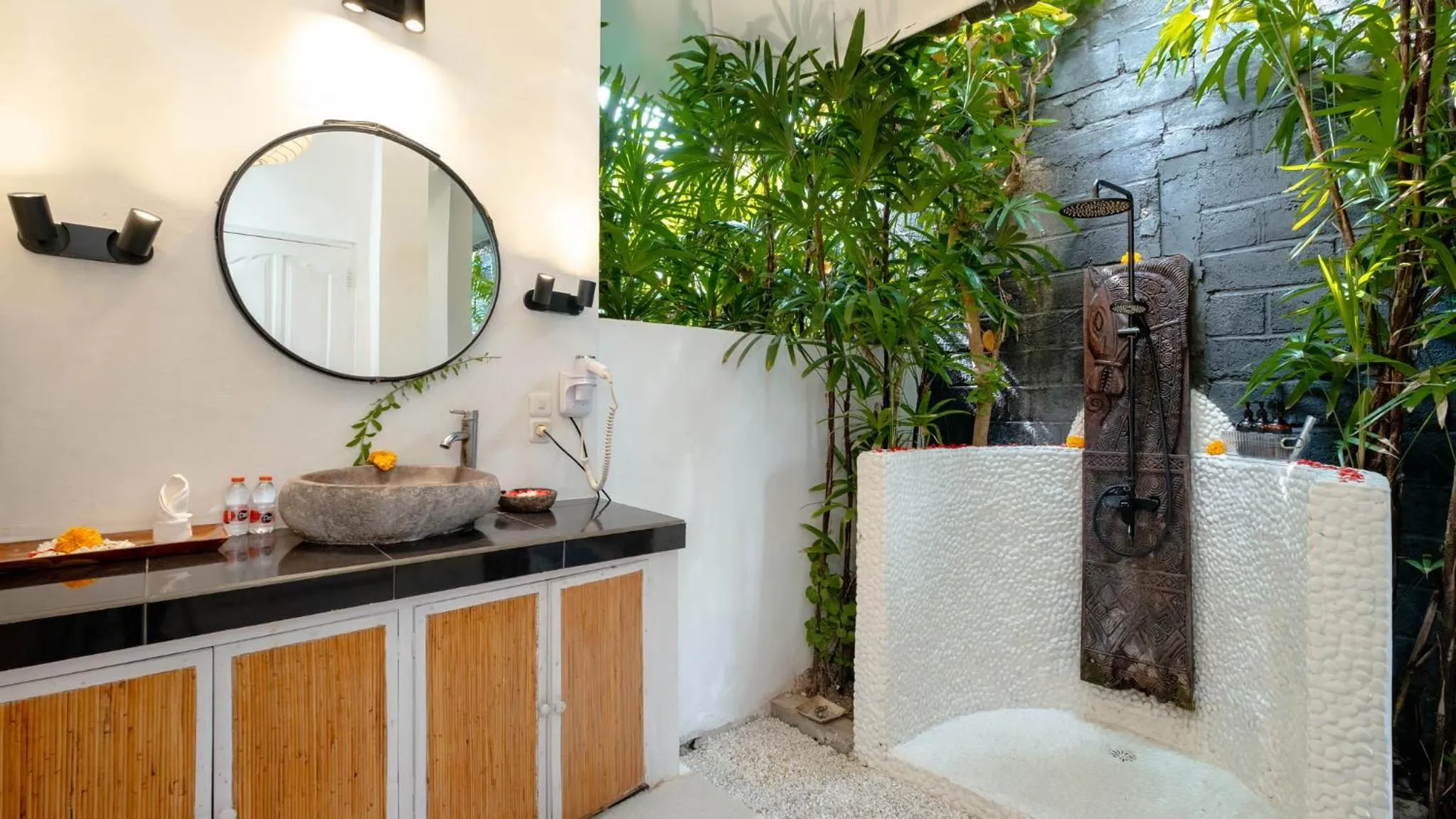 Bathroom in Ocean Luxury Villas - Private Pool Seminayk