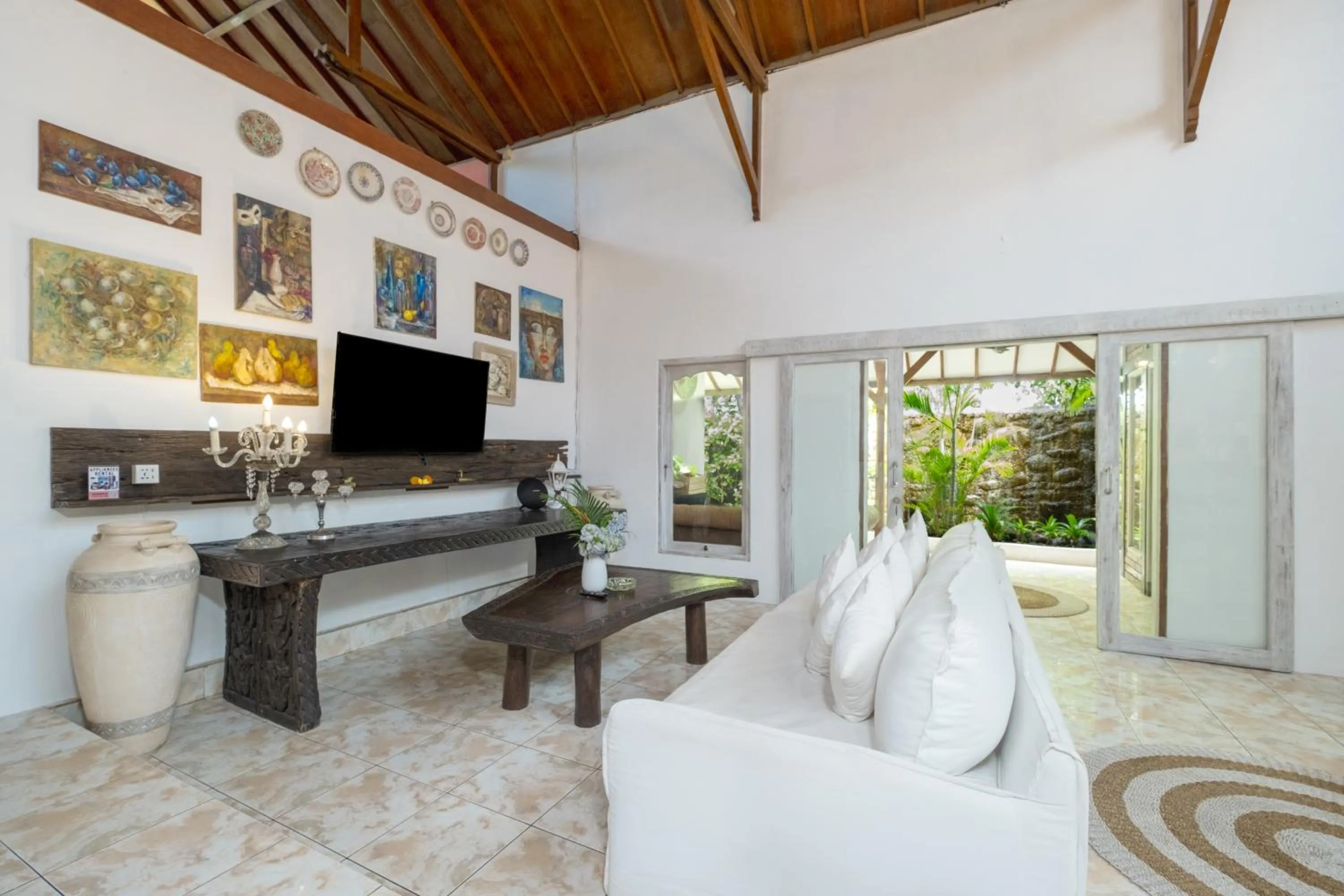 Living room in Ocean Luxury Villas - Private Pool Seminayk