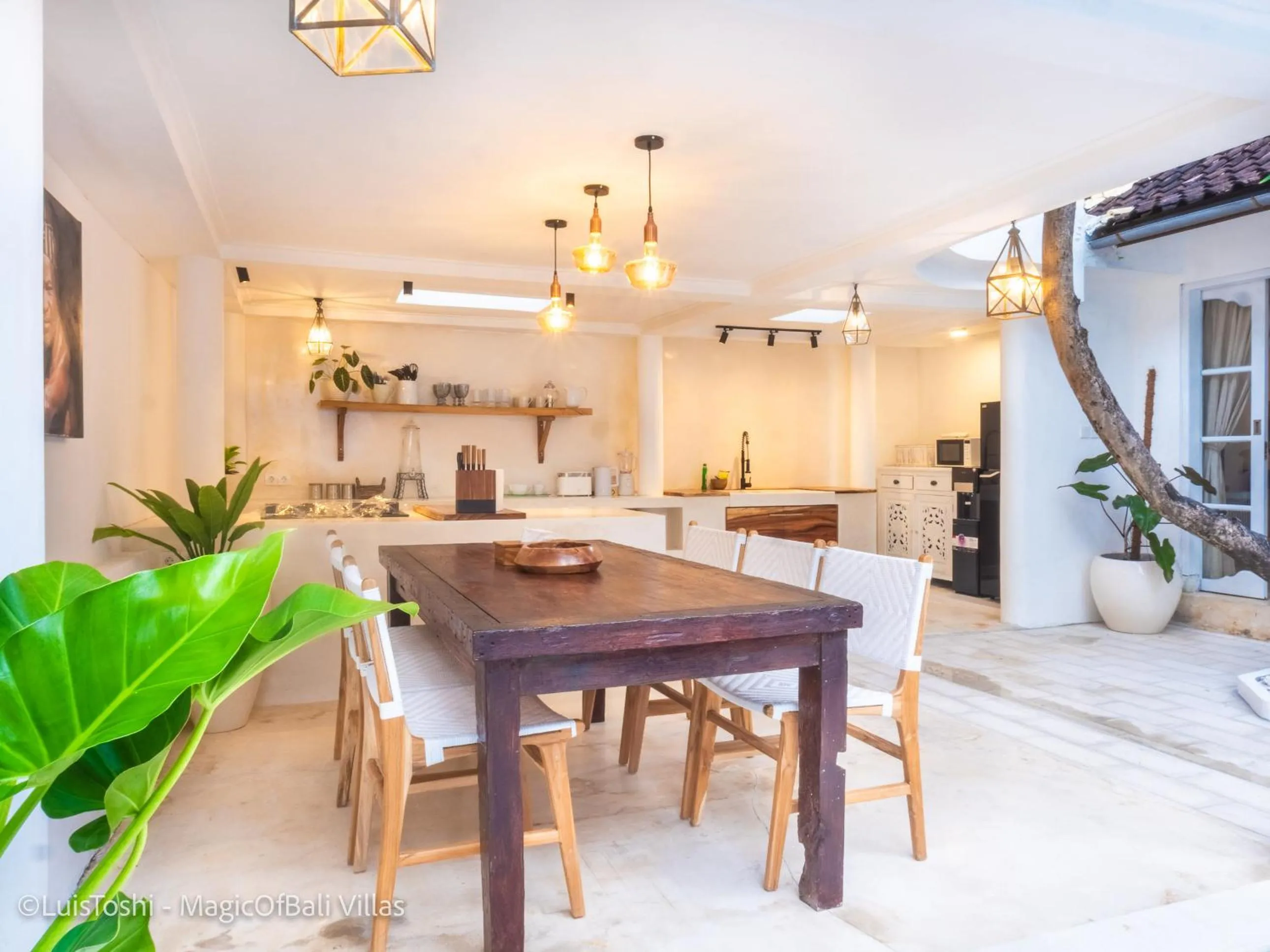 Dining area in Ocean Luxury Villas - Private Pool Seminayk