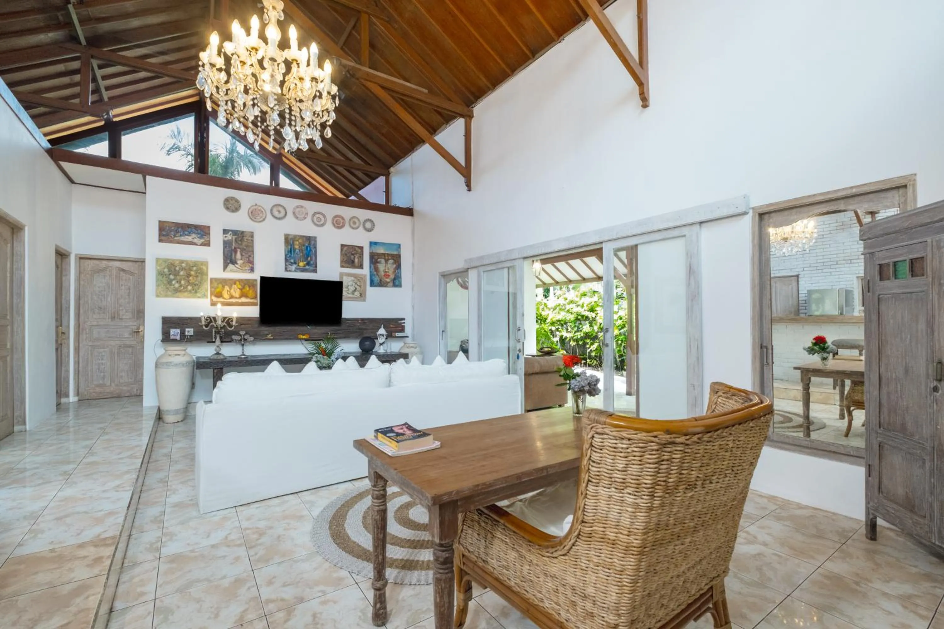 Living room in Ocean Luxury Villas - Private Pool Seminayk