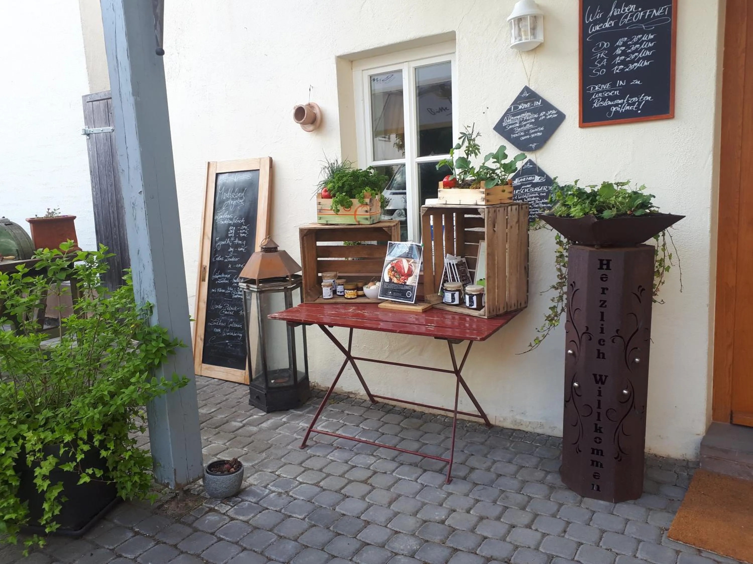 Restaurant/places to eat in Landhaus Gräfendhron