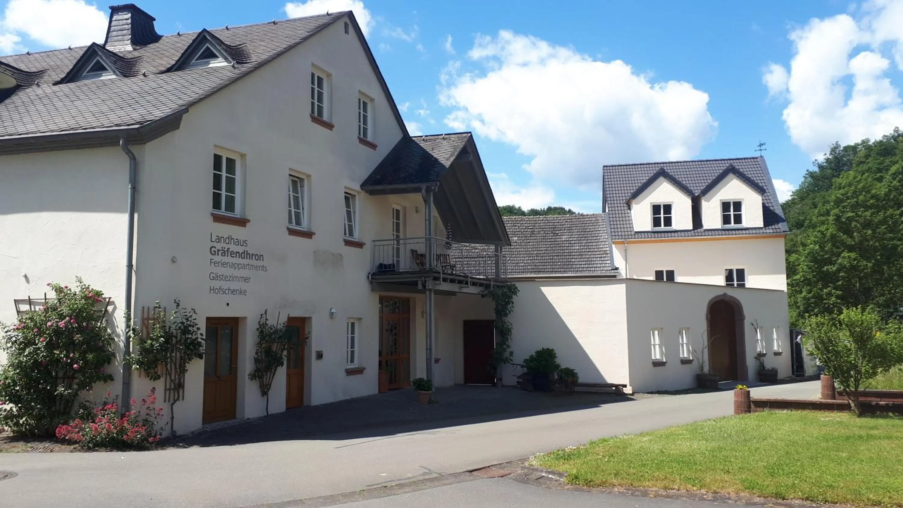 Property building in Landhaus Gräfendhron
