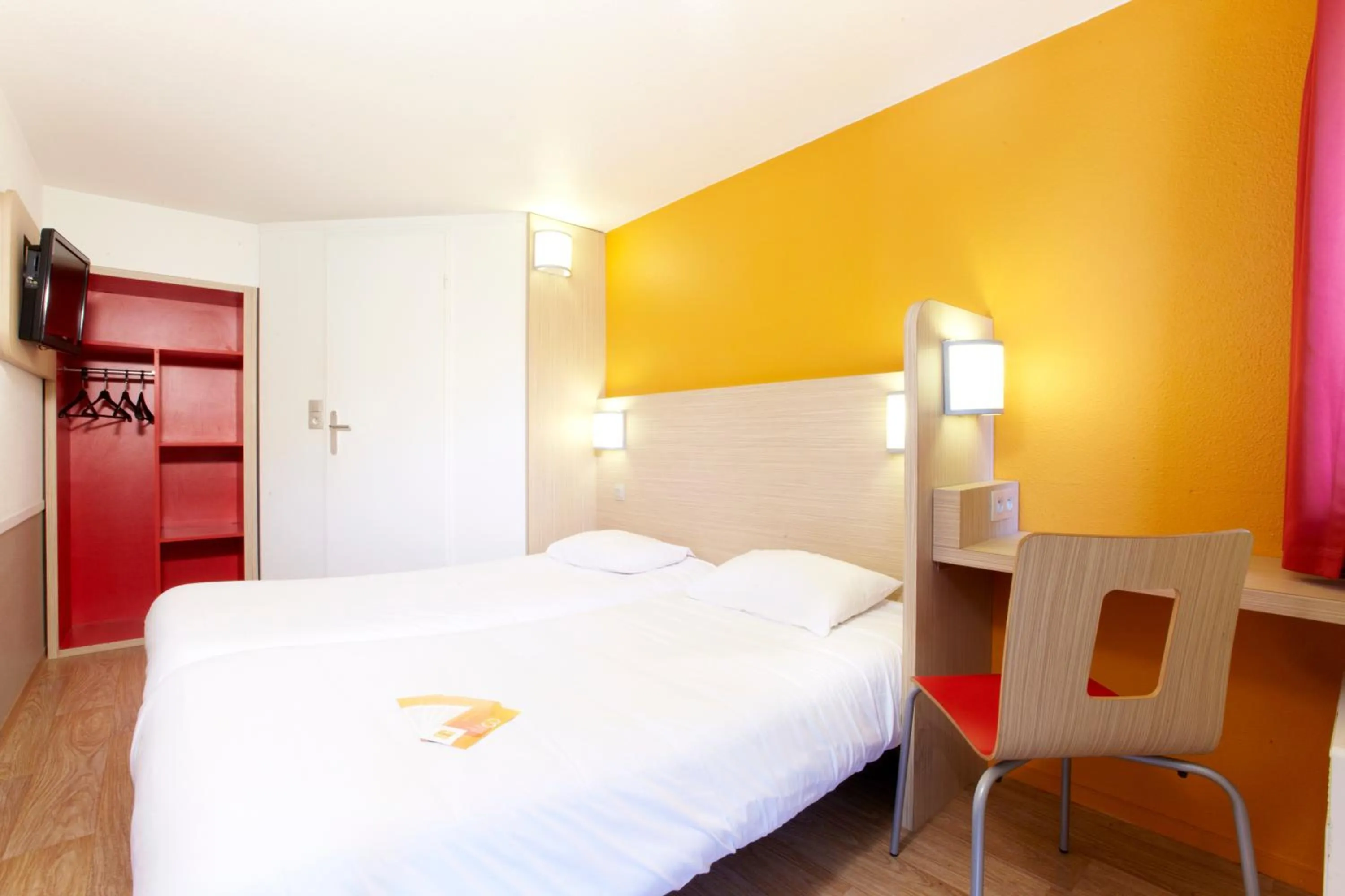 Twin Room in Premiere Classe Valenciennes Ouest Petite Foret