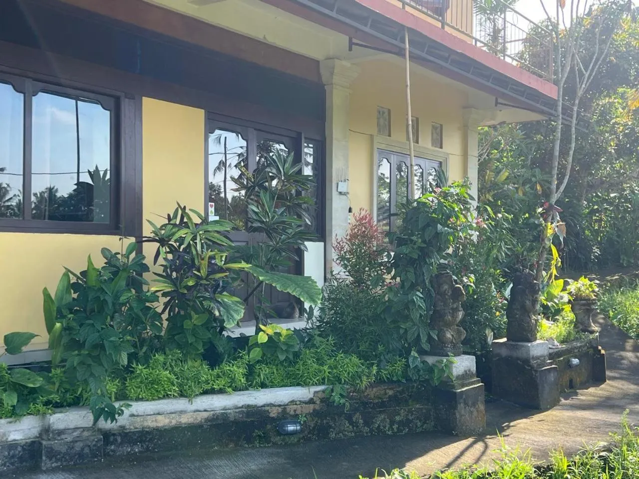 Photo of the whole room in Dukuh Village Villas & Art