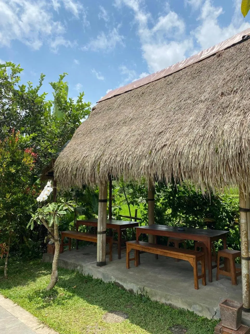 Restaurant/places to eat in Dukuh Village Villas & Art