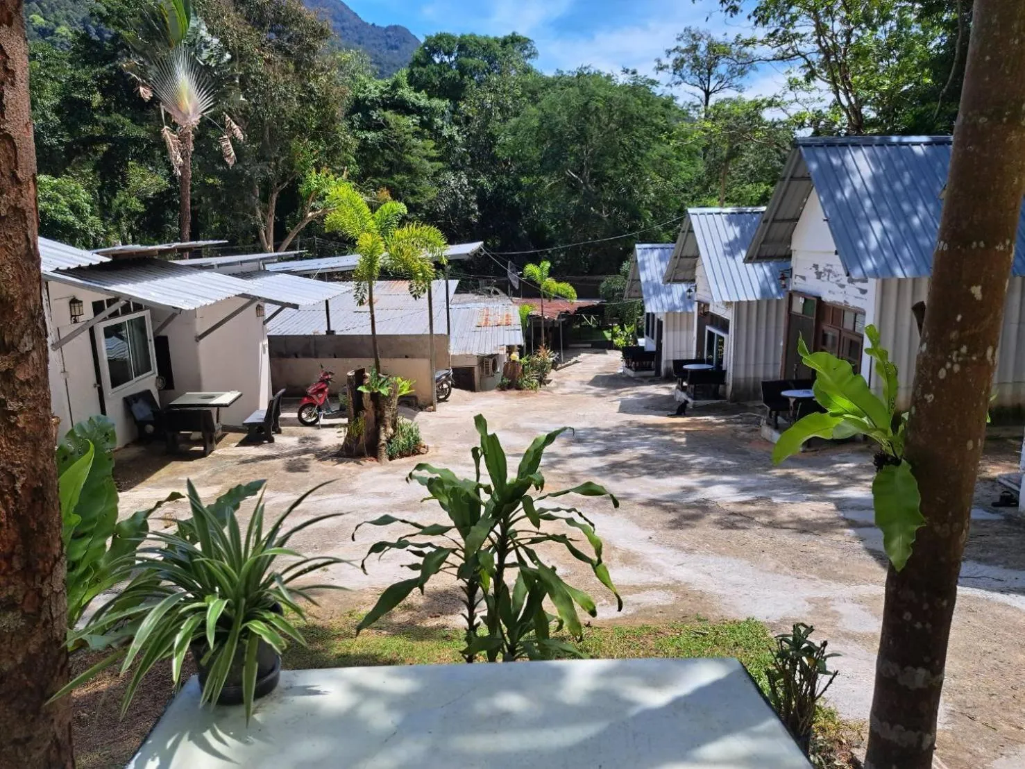 Property building in Tuk Tuk Guesthouse