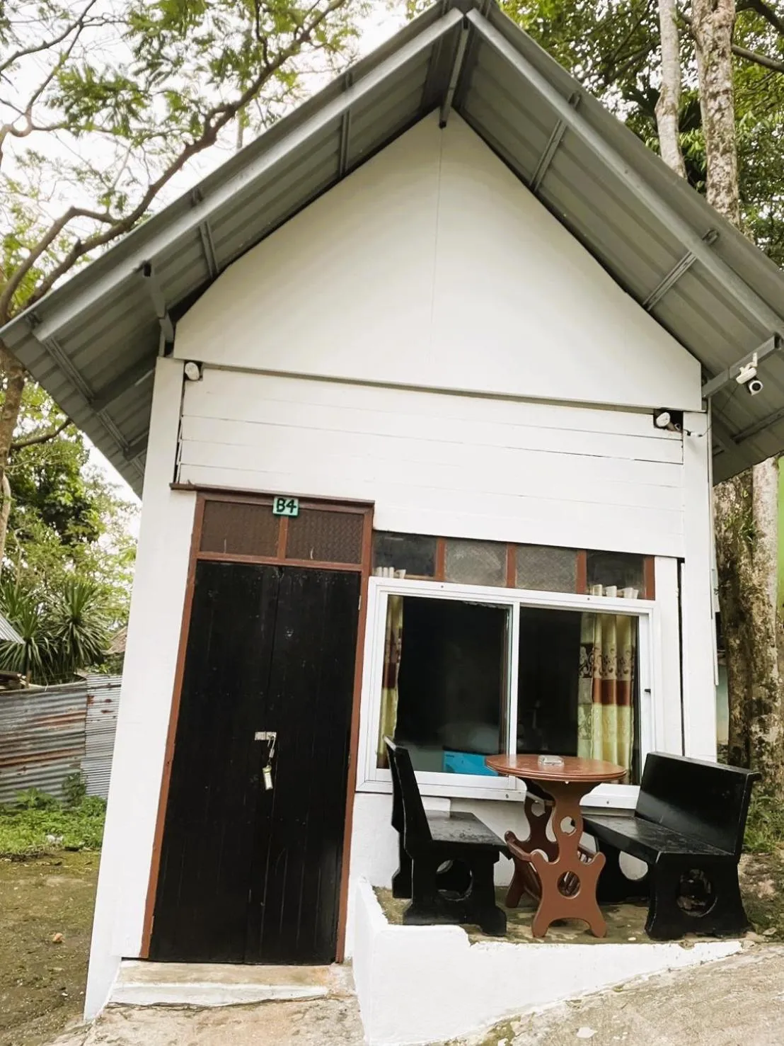 Property building in Tuk Tuk Guesthouse