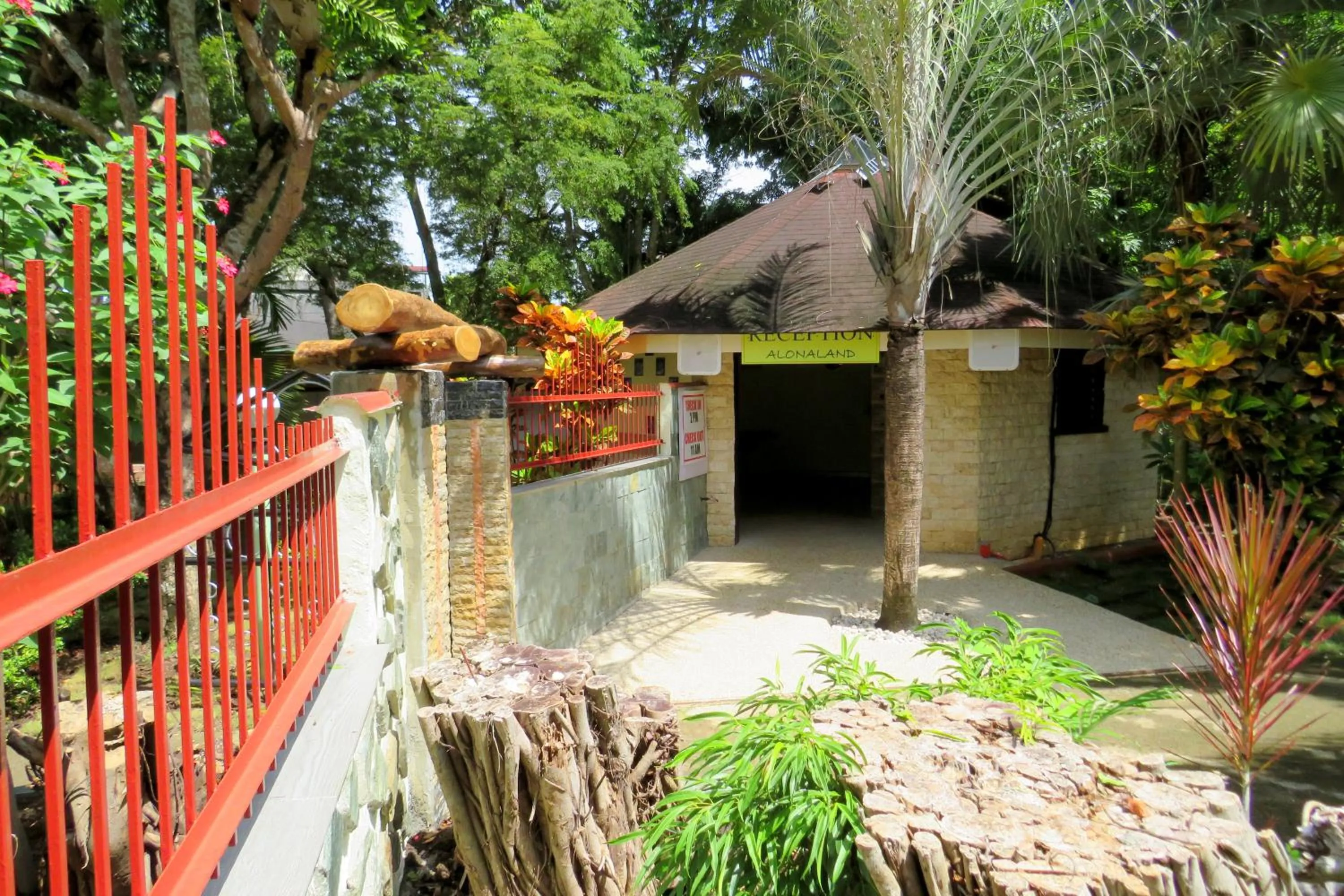 Lobby or reception in ALONALAND RESORT