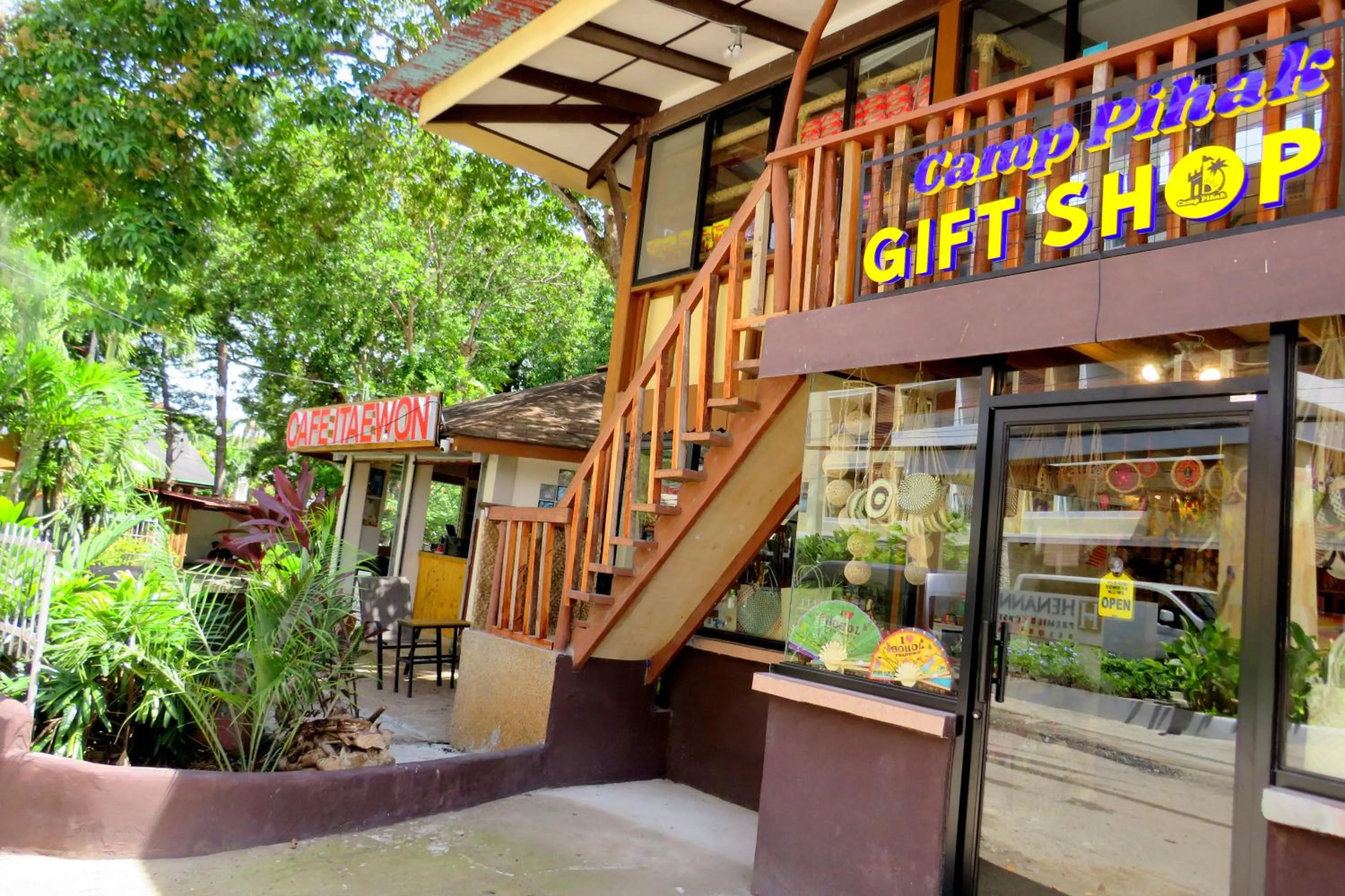 Property building in ALONALAND RESORT