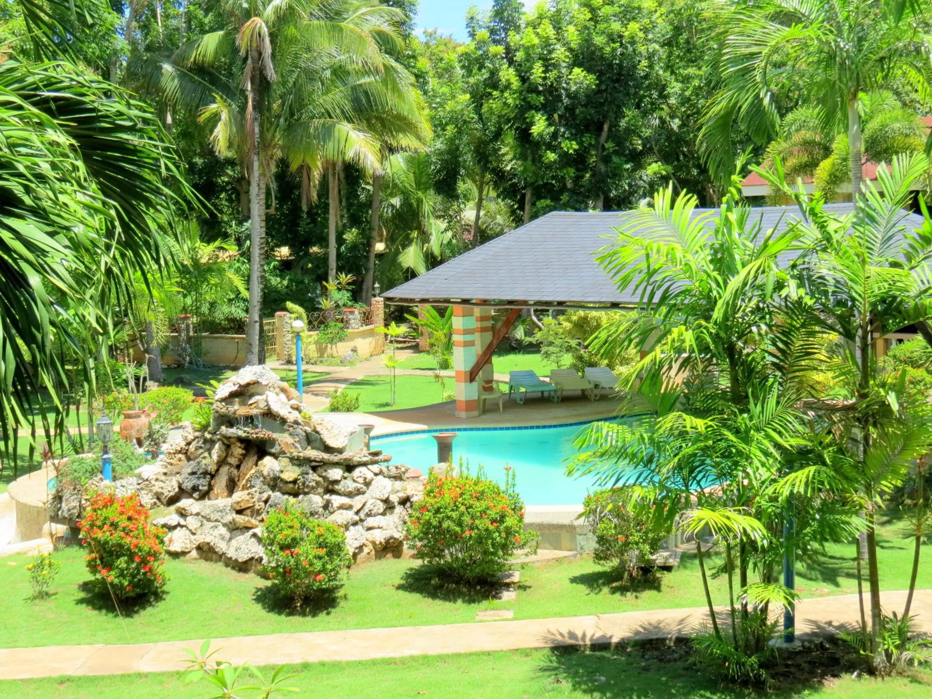 ALONALAND RESORT