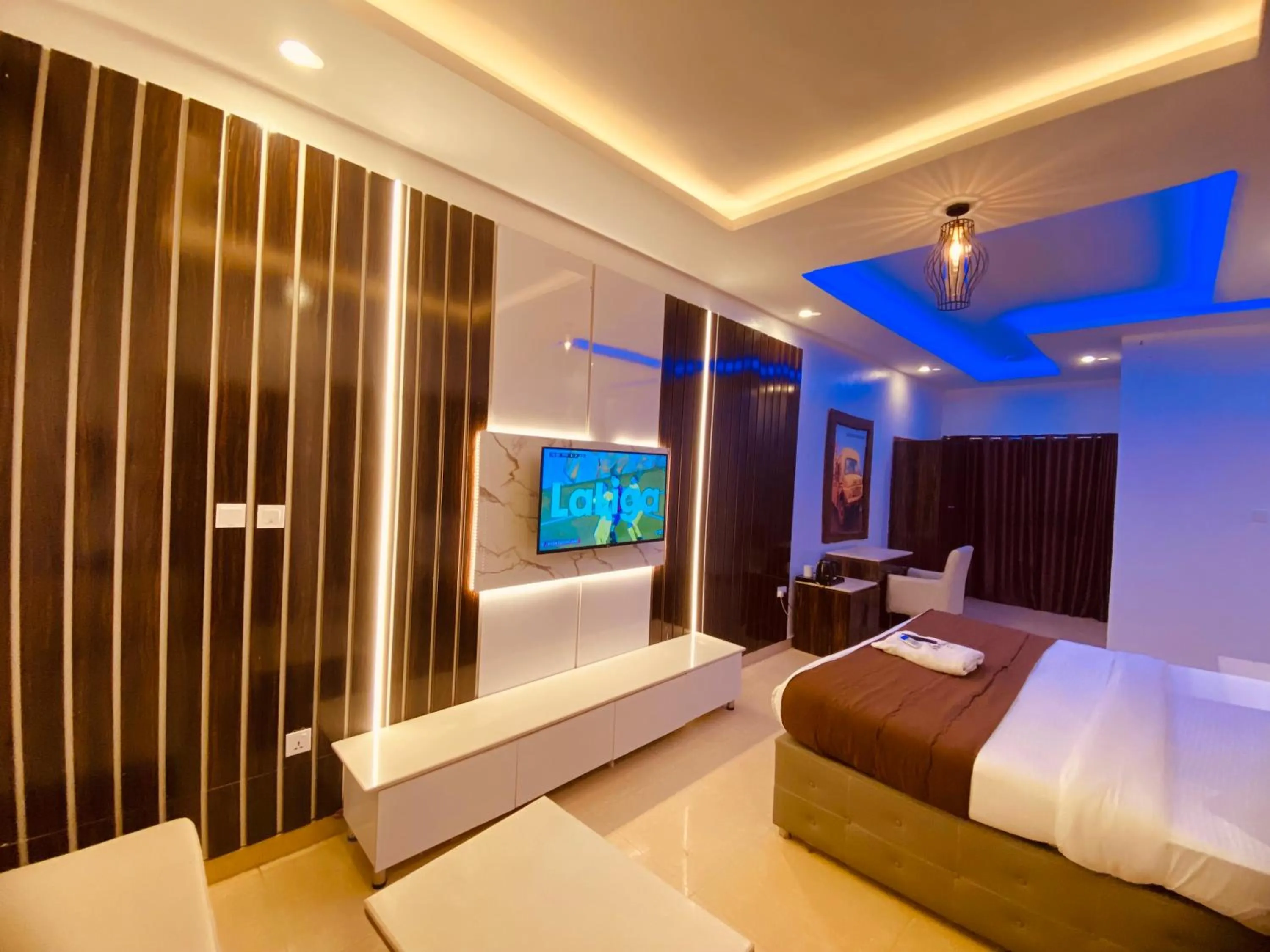 Bed in Presken Hotel @Oniru