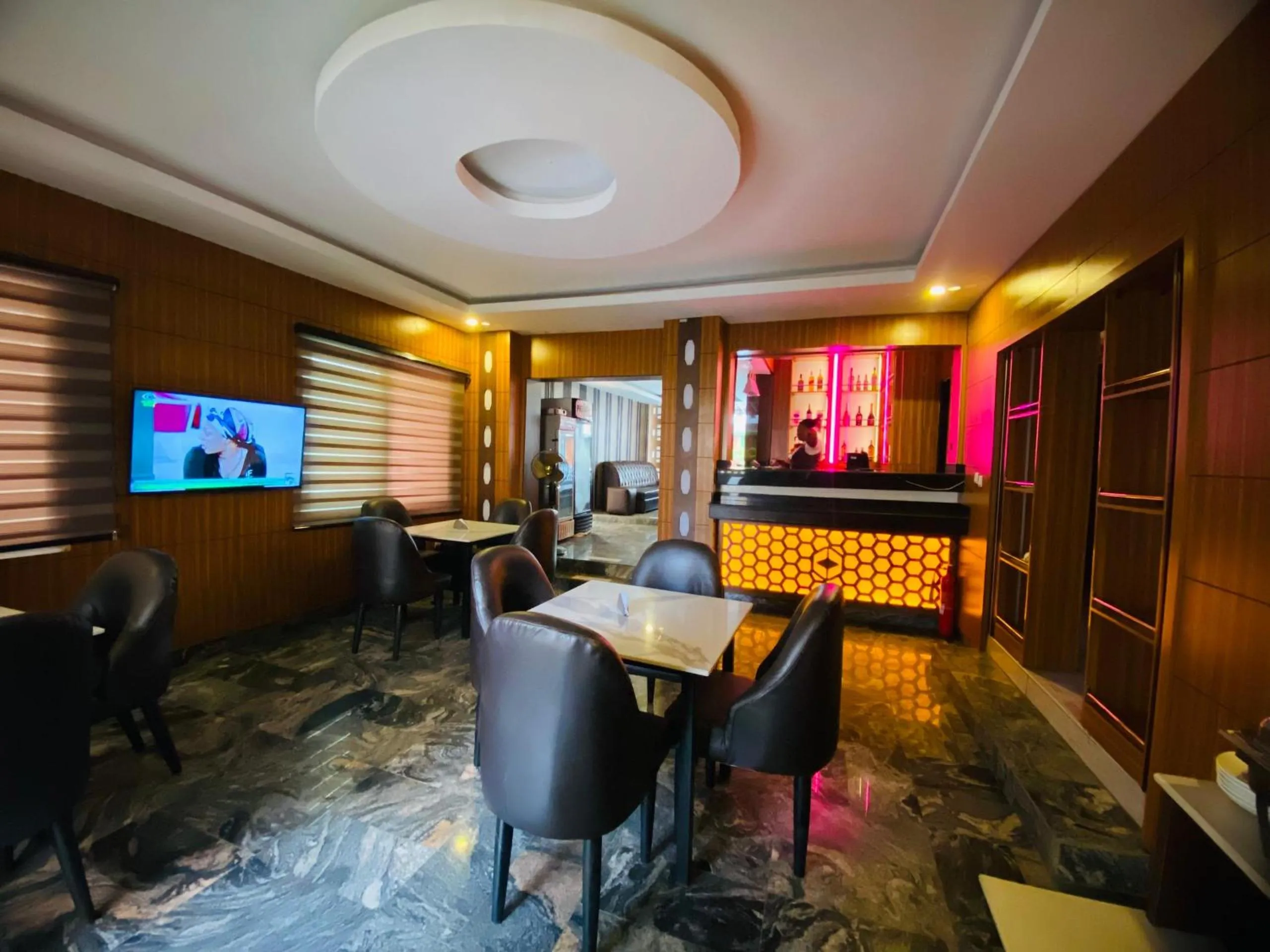 Restaurant/places to eat in Presken Hotel @Oniru