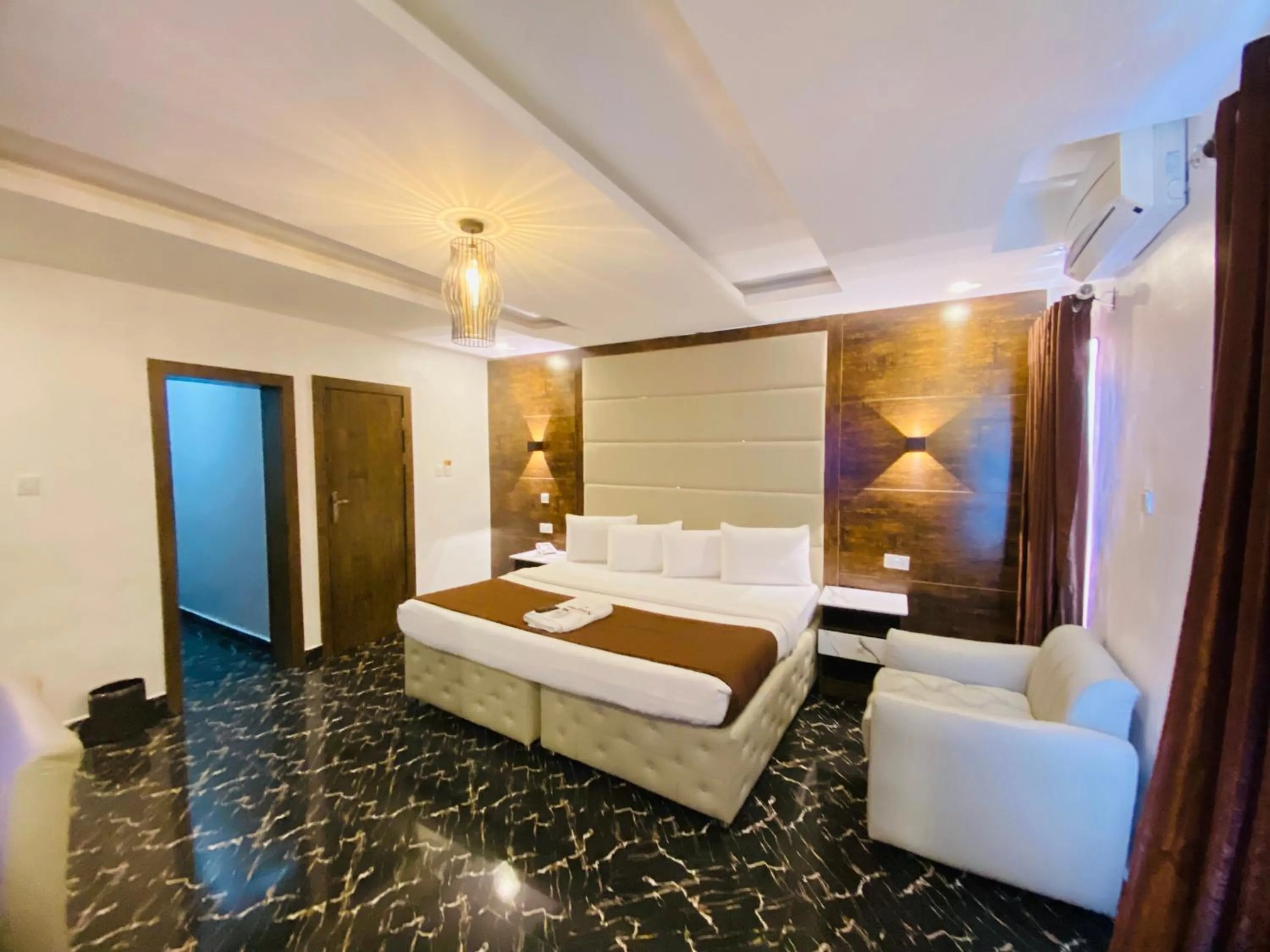 Bed in Presken Hotel @Oniru