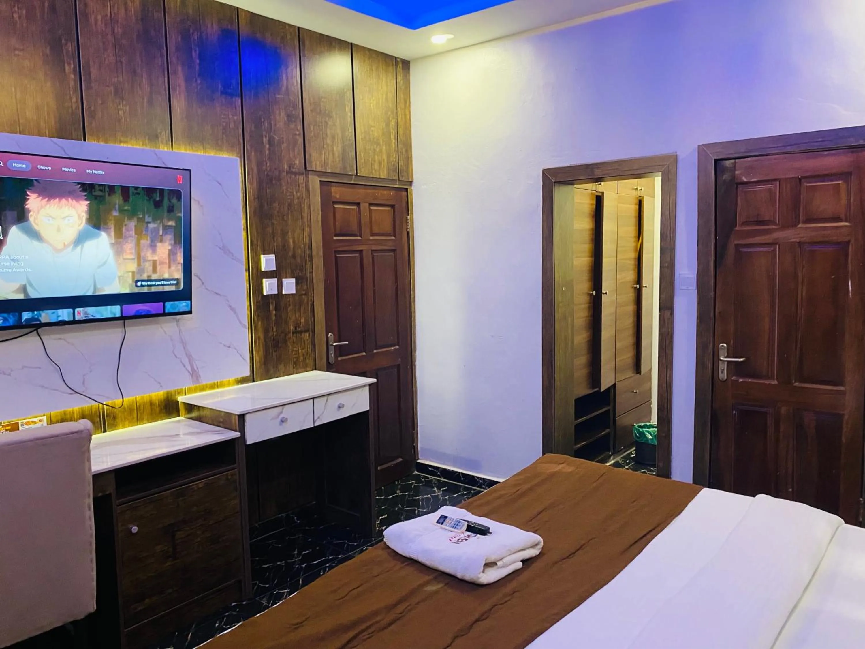 Bed in Presken Hotel @Oniru