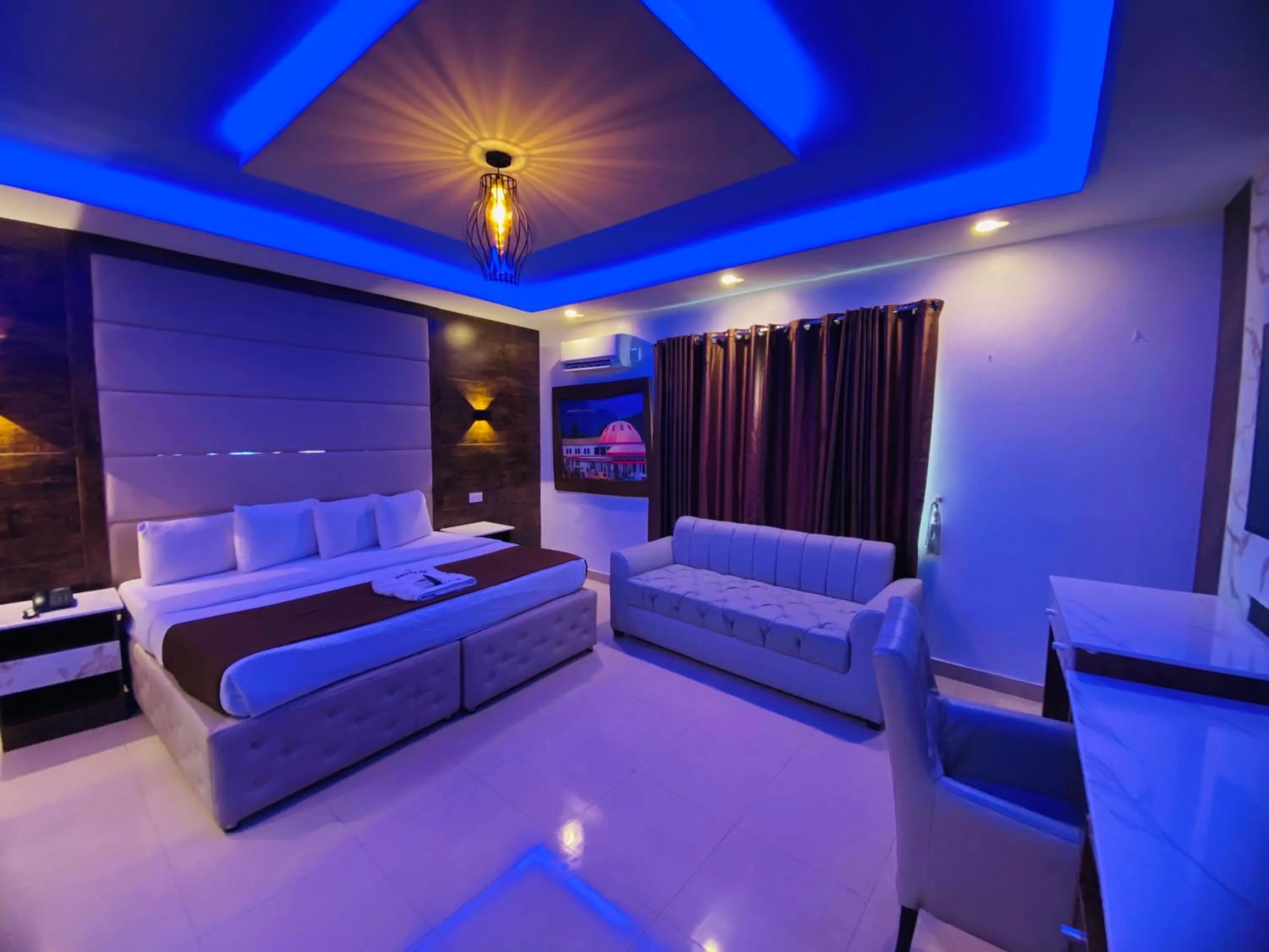 Bed in Presken Hotel @Oniru