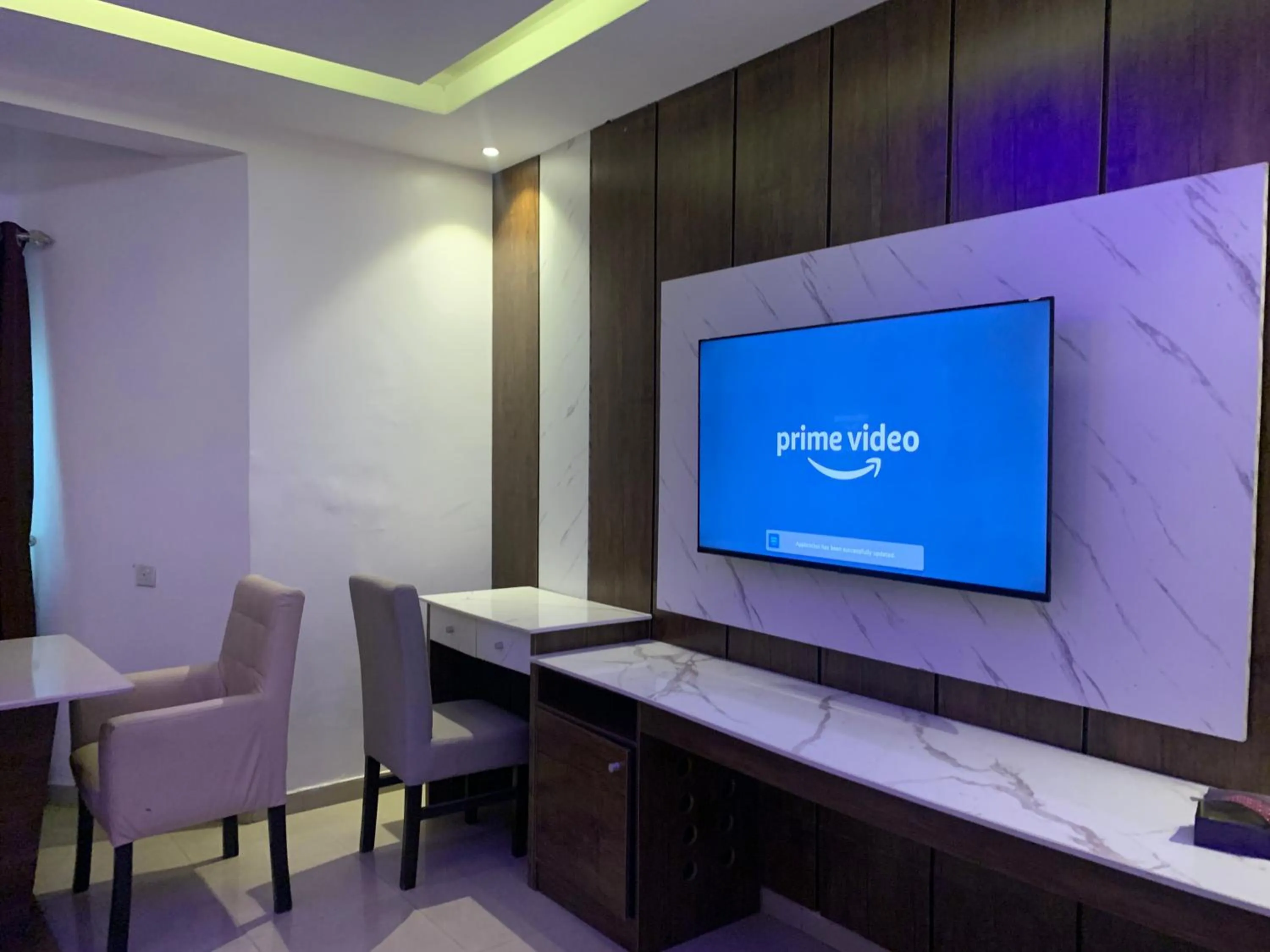 TV and multimedia in Presken Hotel @Oniru