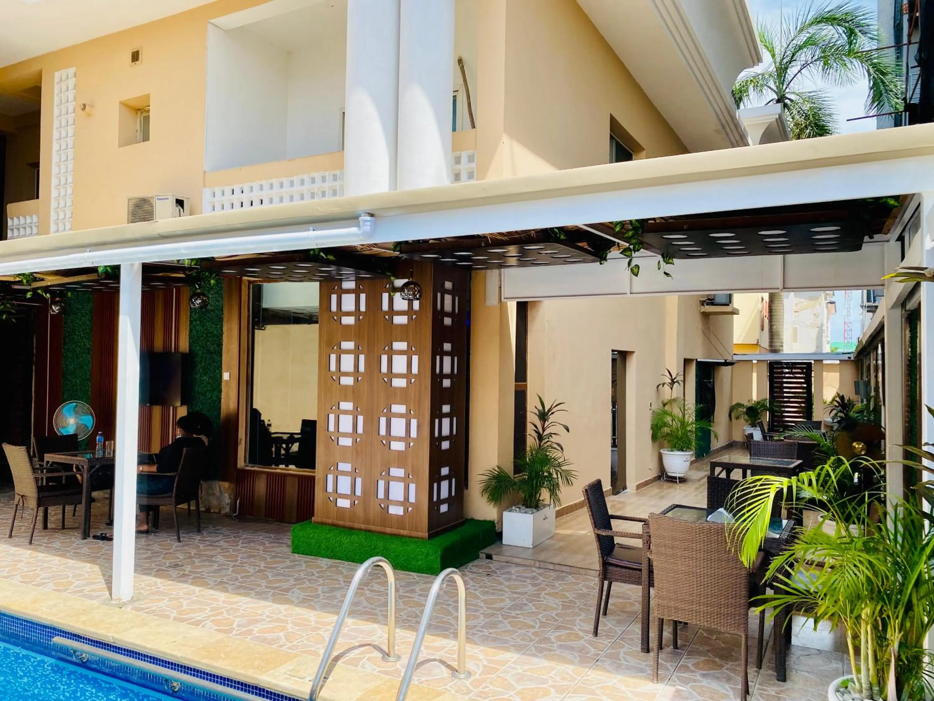 Day in Presken Hotel @Oniru