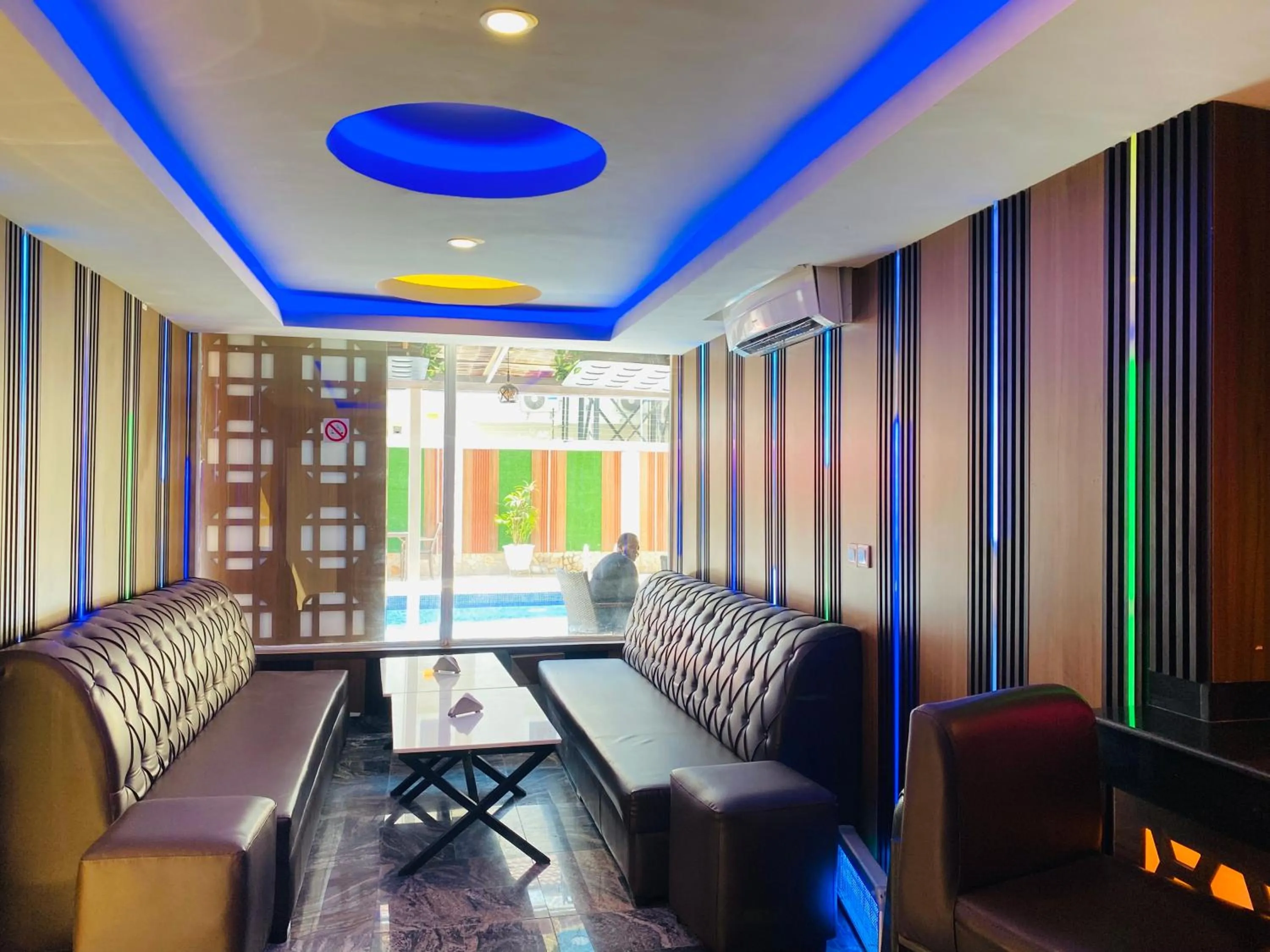 Restaurant/places to eat in Presken Hotel @Oniru