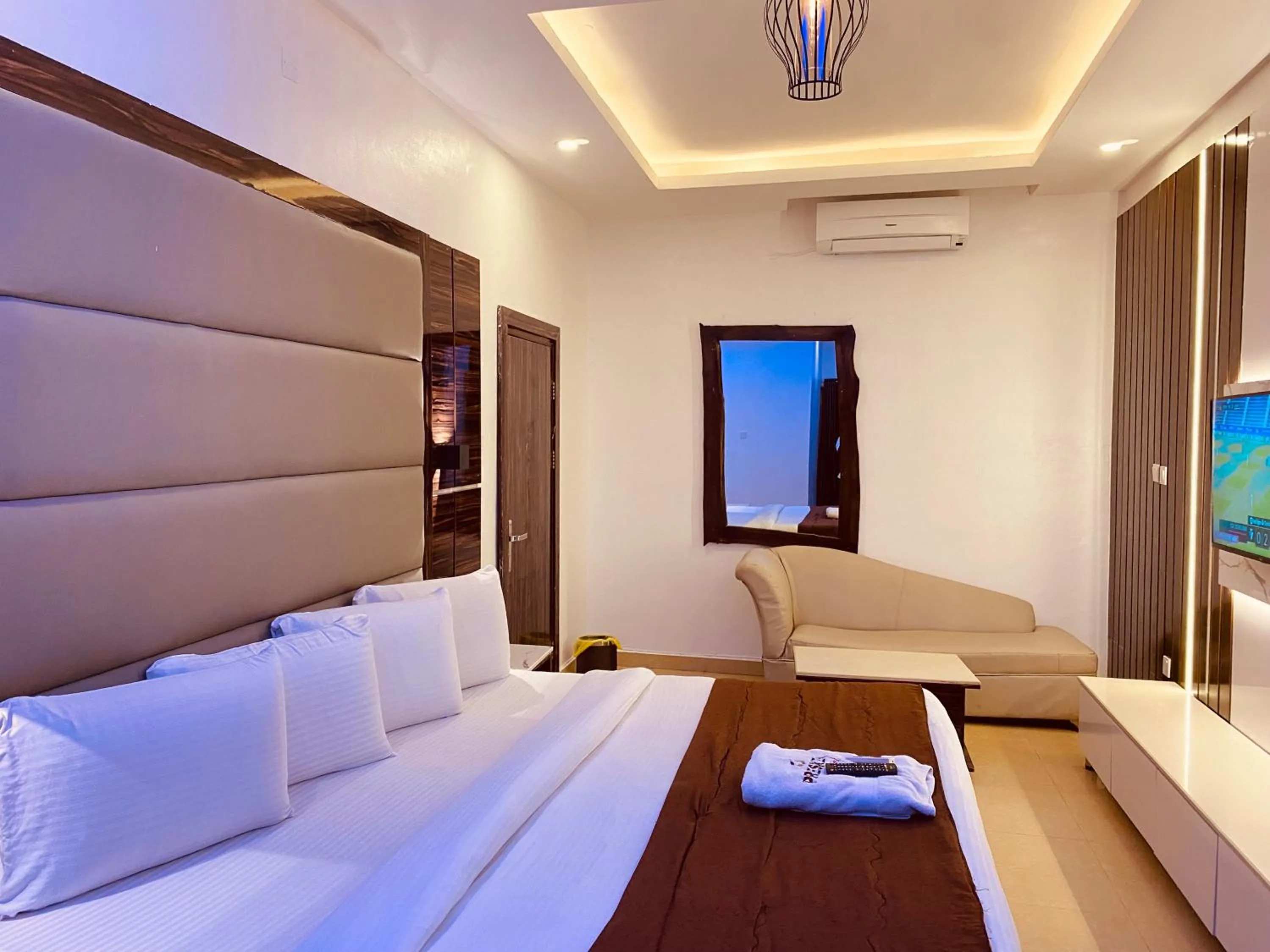 Bed in Presken Hotel @Oniru