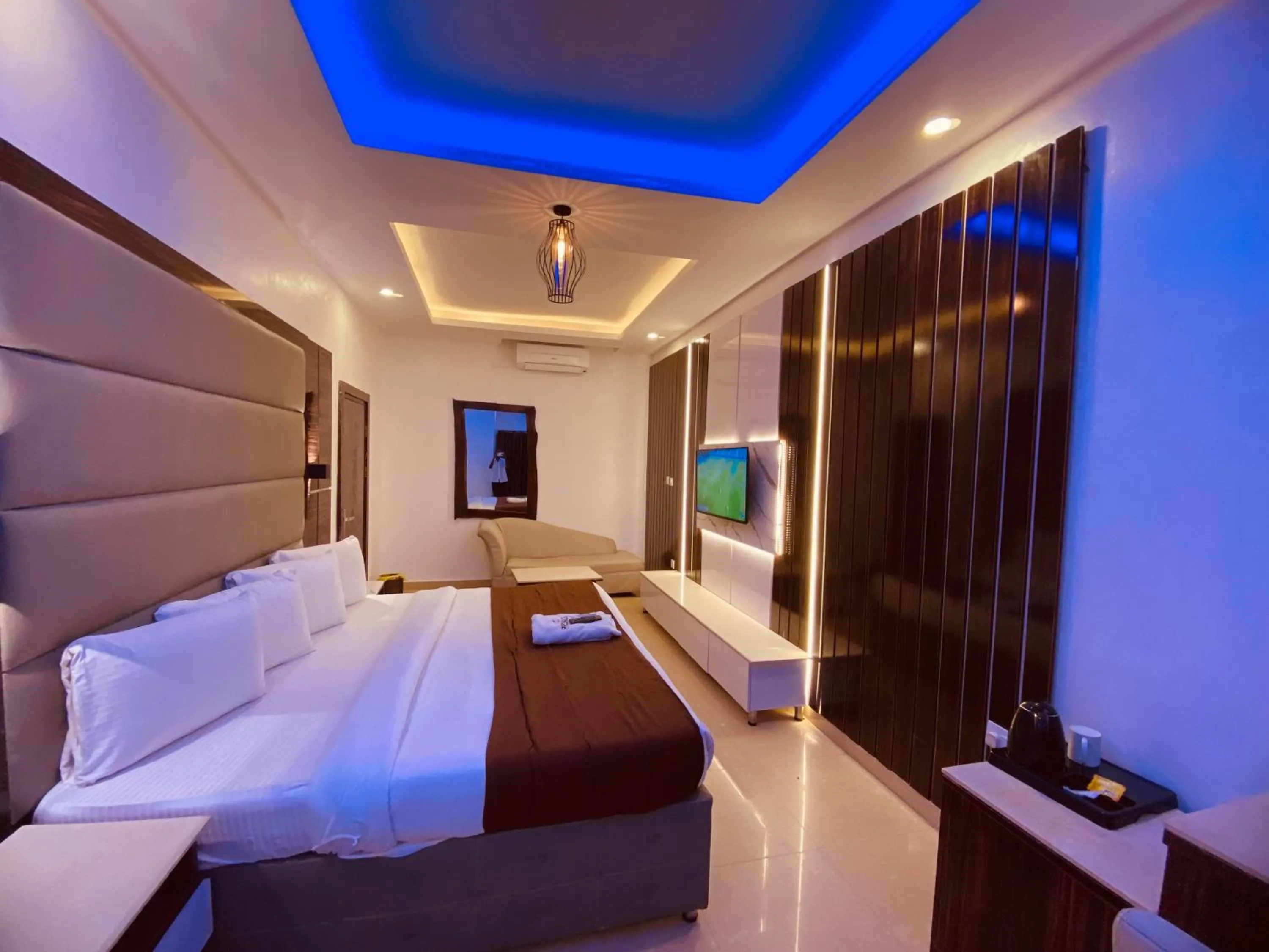 Bed in Presken Hotel @Oniru