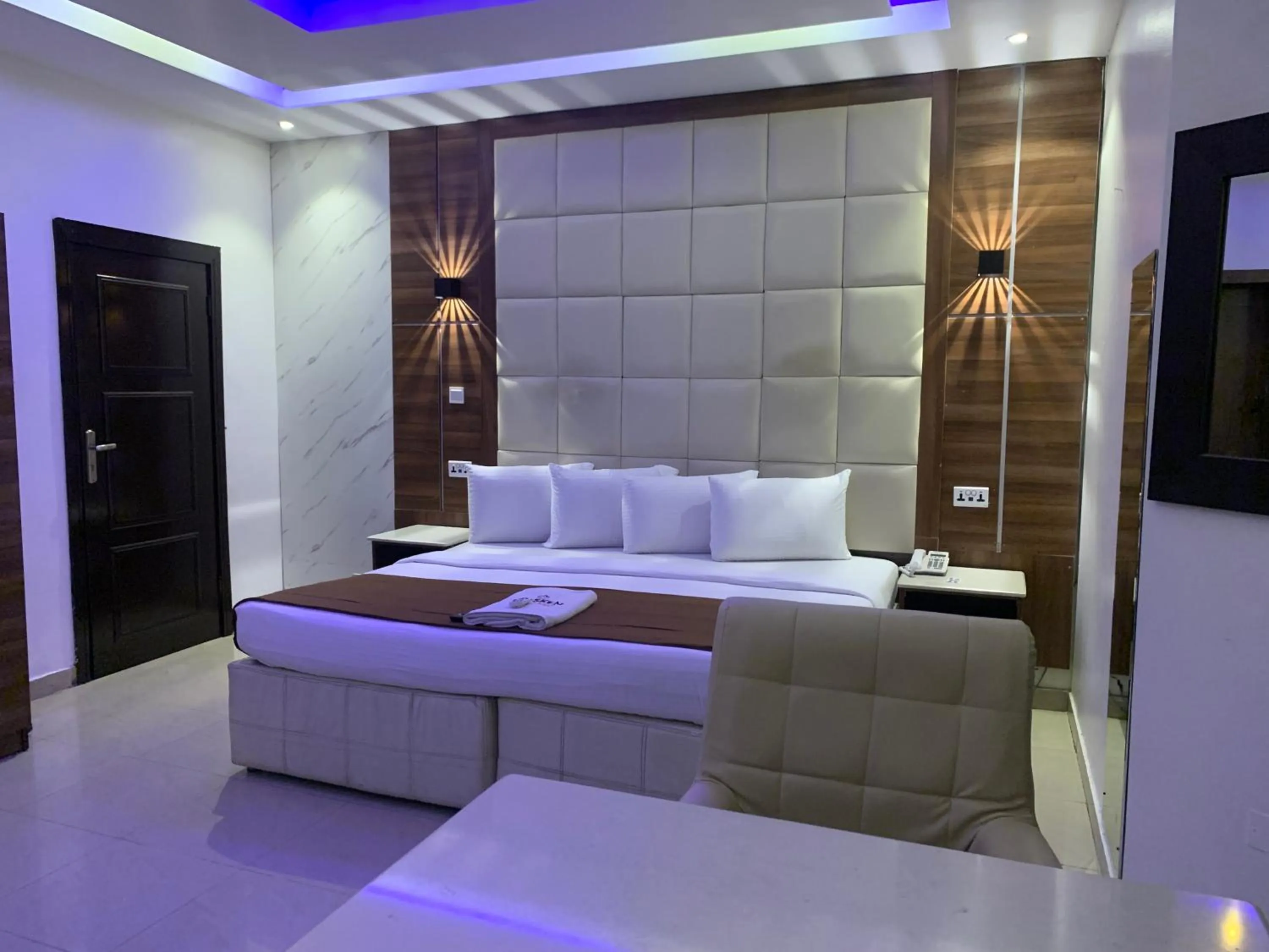 Bed in Presken Hotel @Oniru