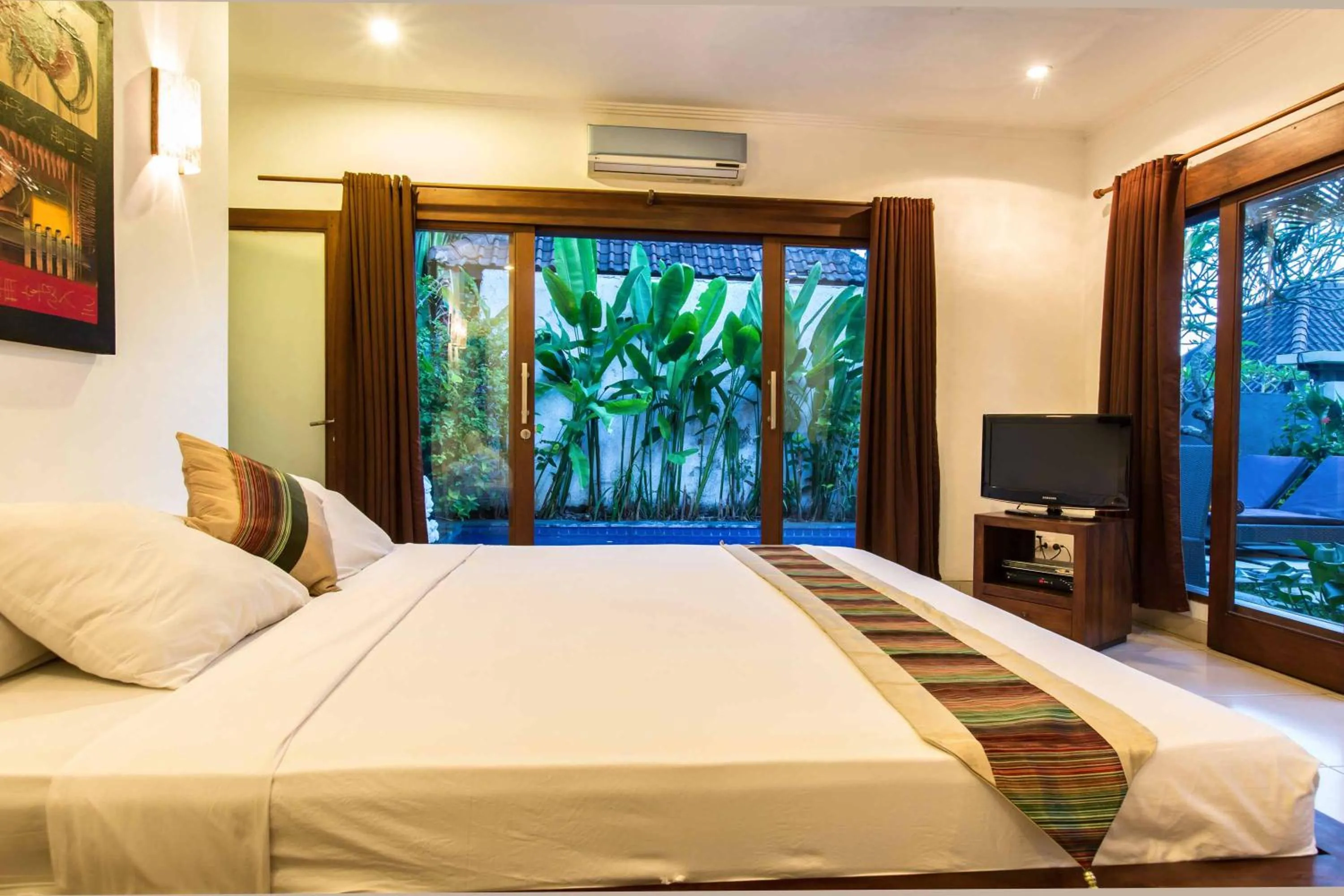 Garden view, Bed in Villa Bali Zen Kerobokan