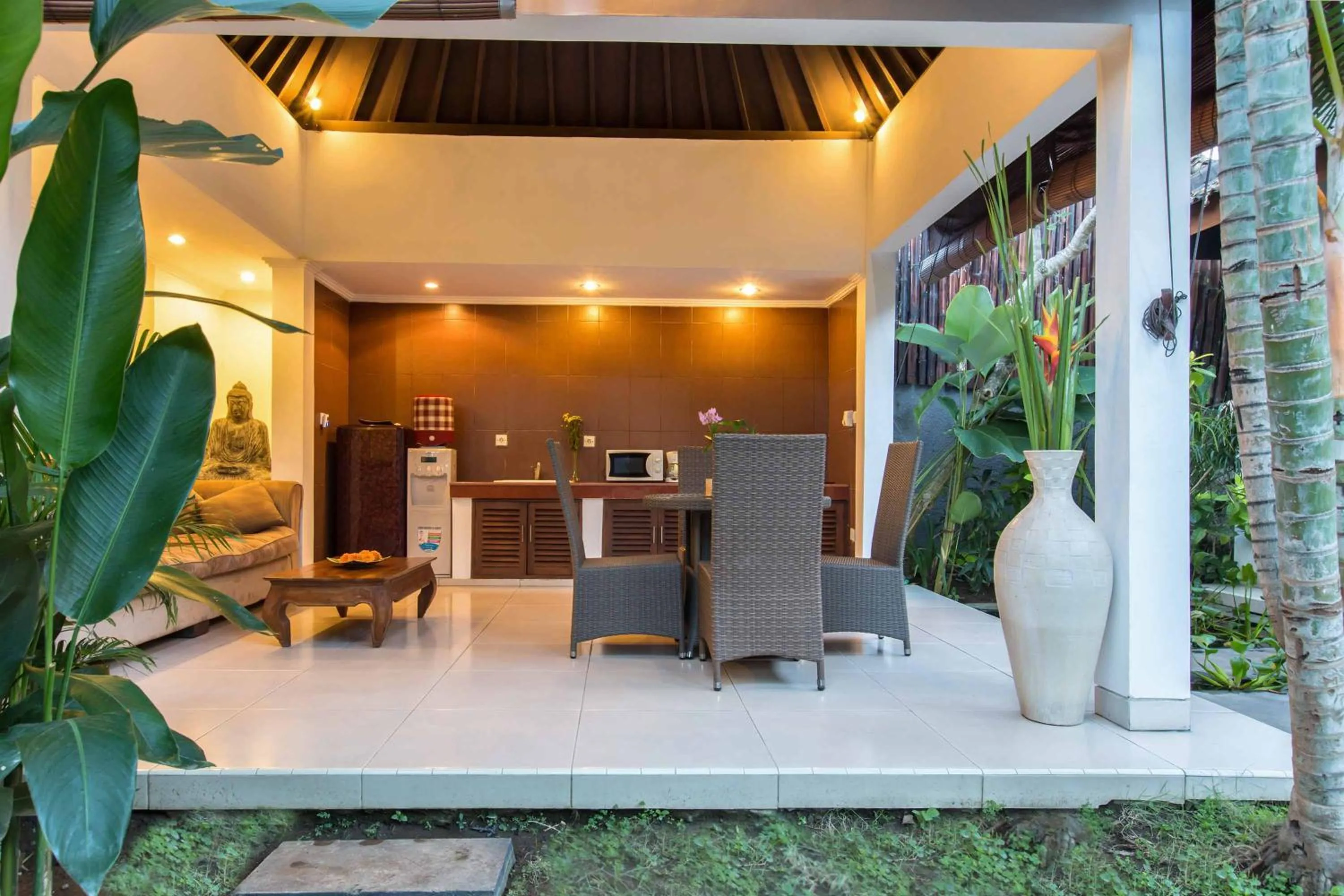 Kitchen or kitchenette in Villa Bali Zen Kerobokan