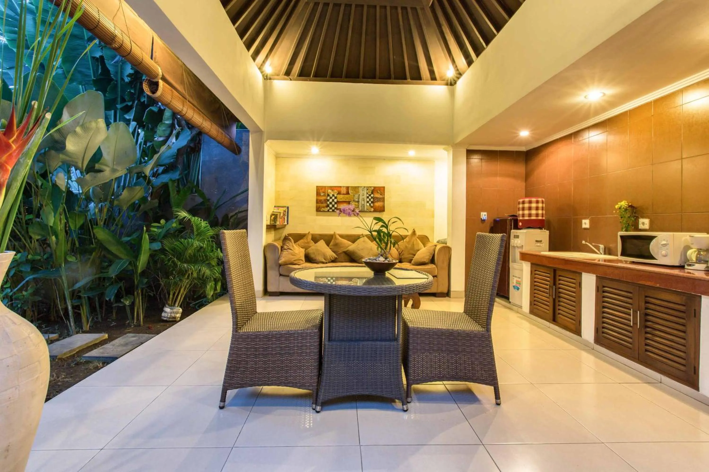 Kitchen or kitchenette in Villa Bali Zen Kerobokan