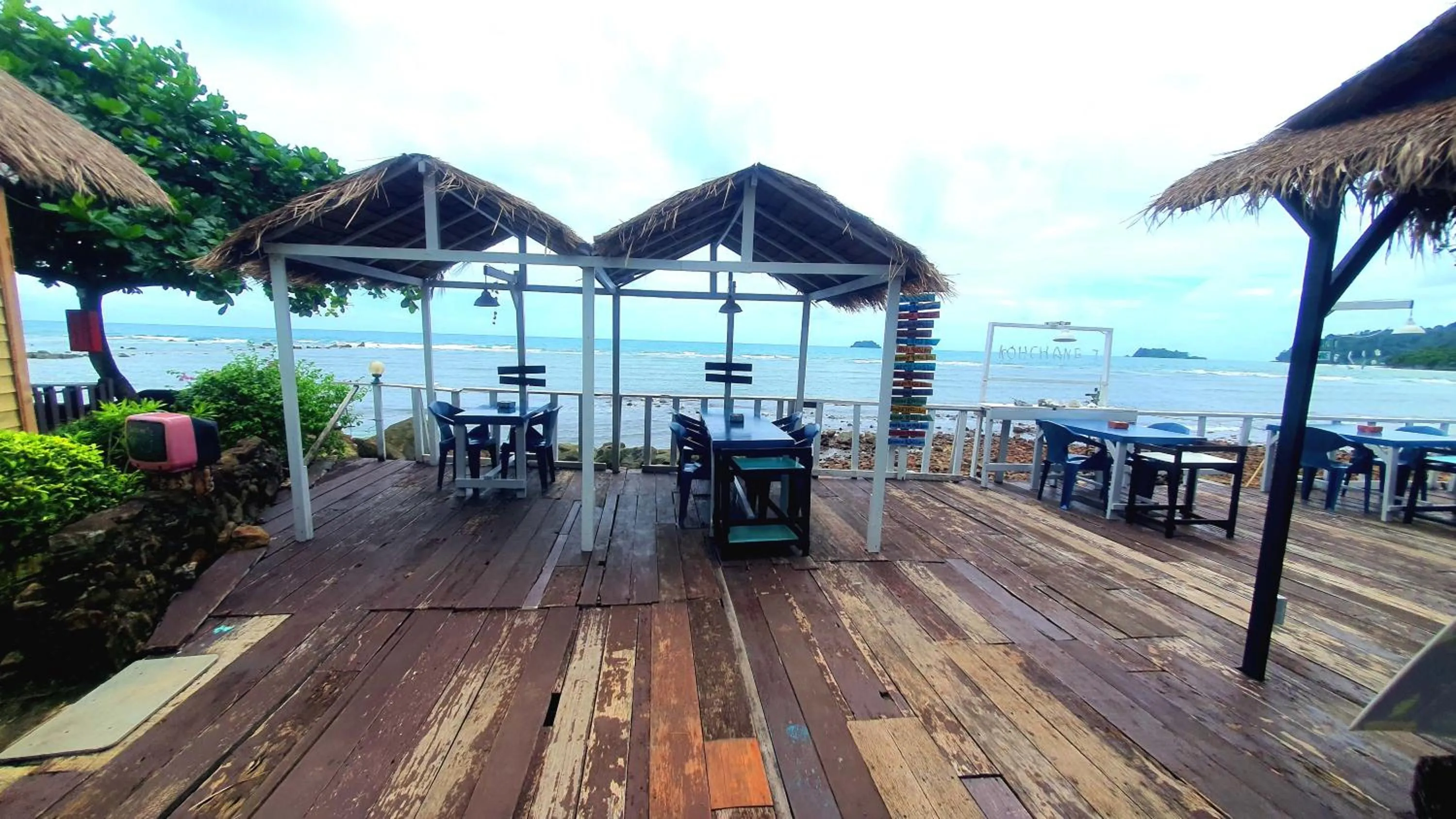 Restaurant/places to eat in Kohchang 7 seaview bungalow