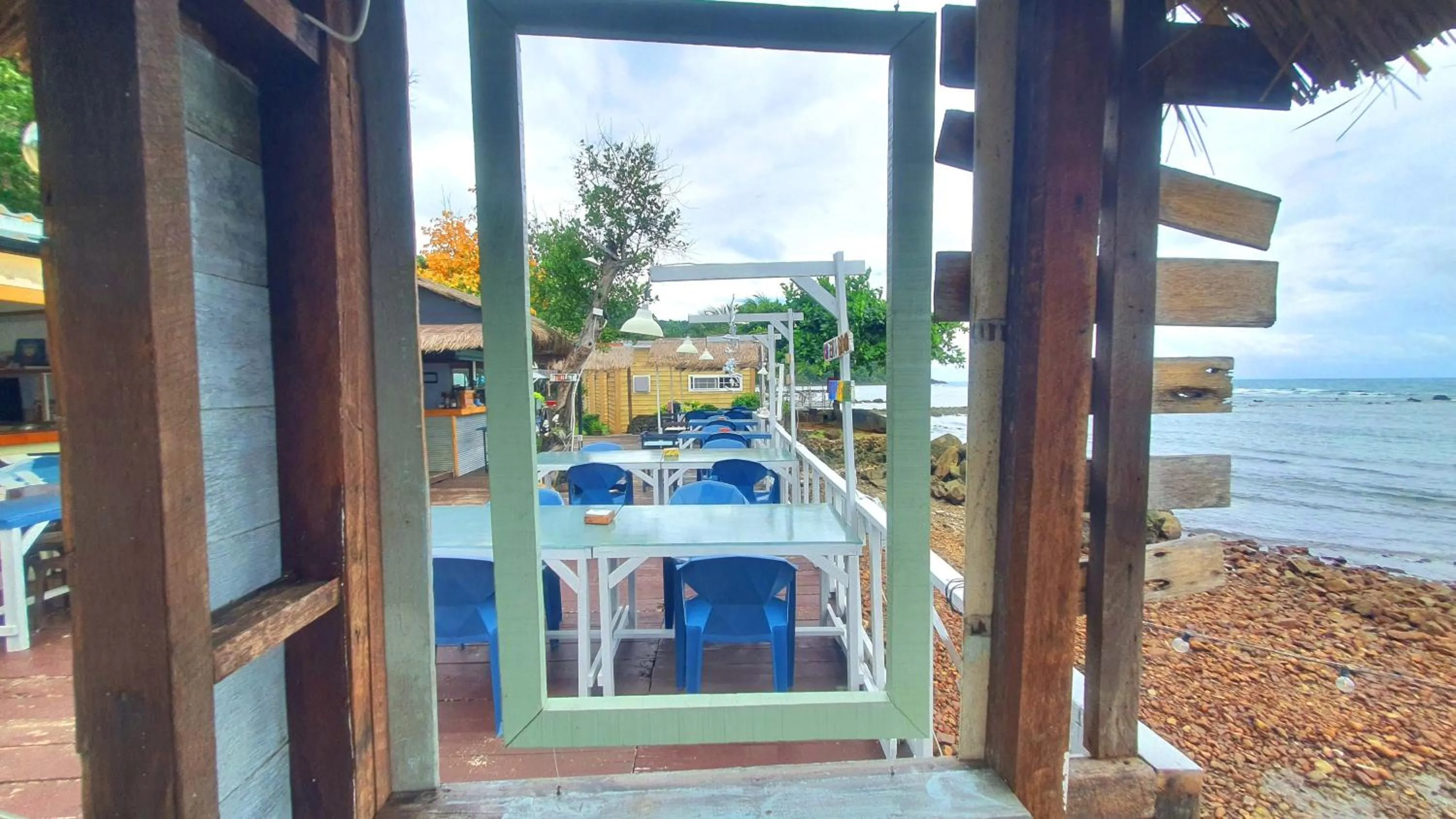 Restaurant/places to eat in Kohchang 7 seaview bungalow