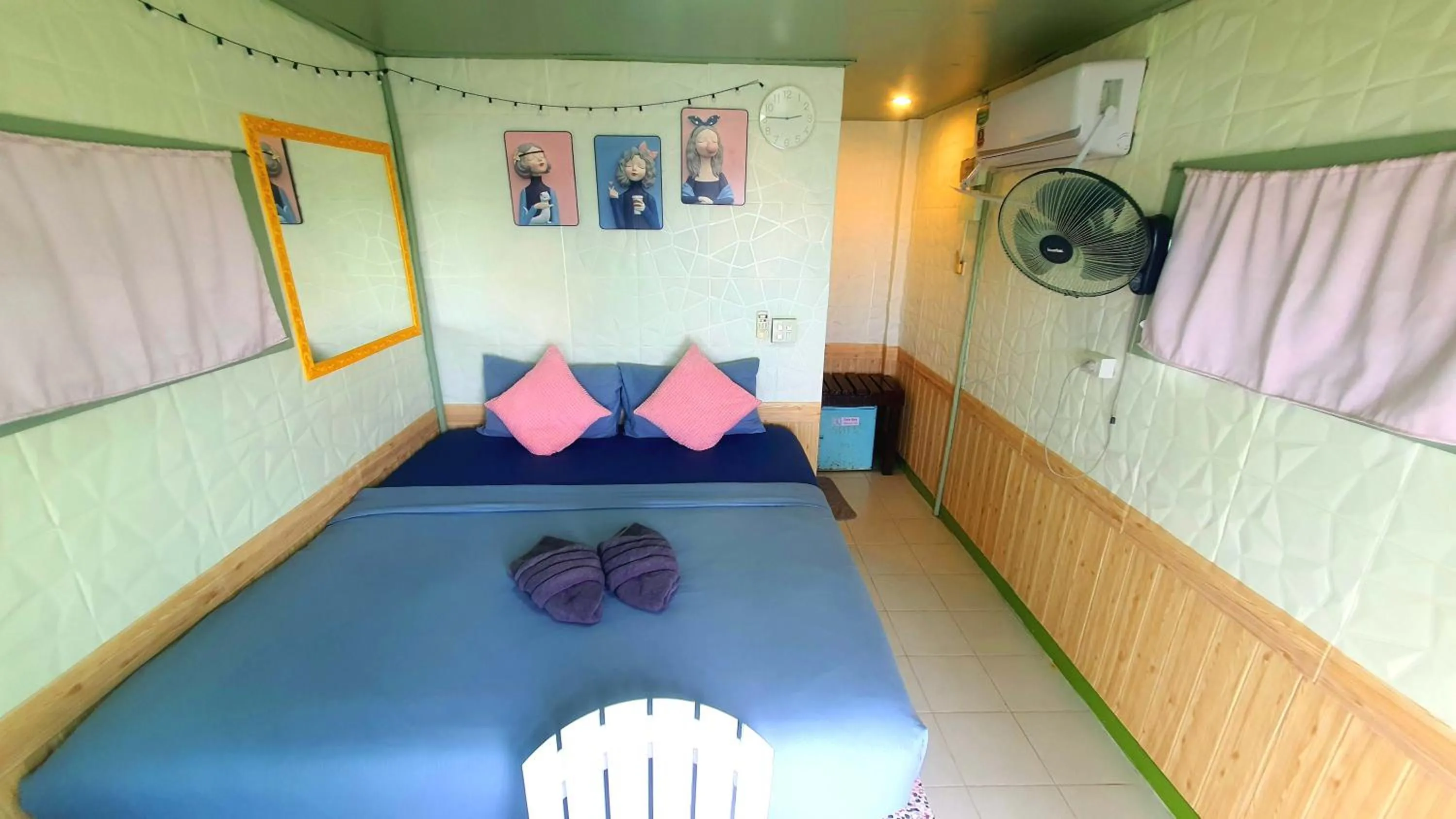 Property building, Bed in Kohchang 7 seaview bungalow