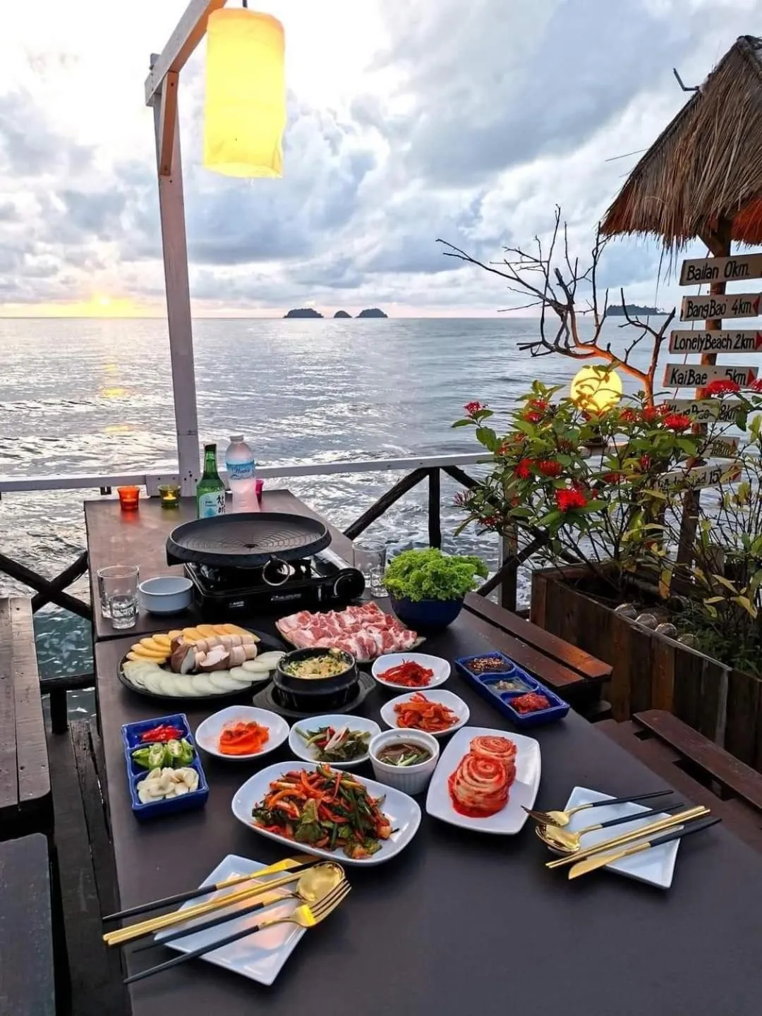 Restaurant/places to eat in Kohchang 7 seaview bungalow