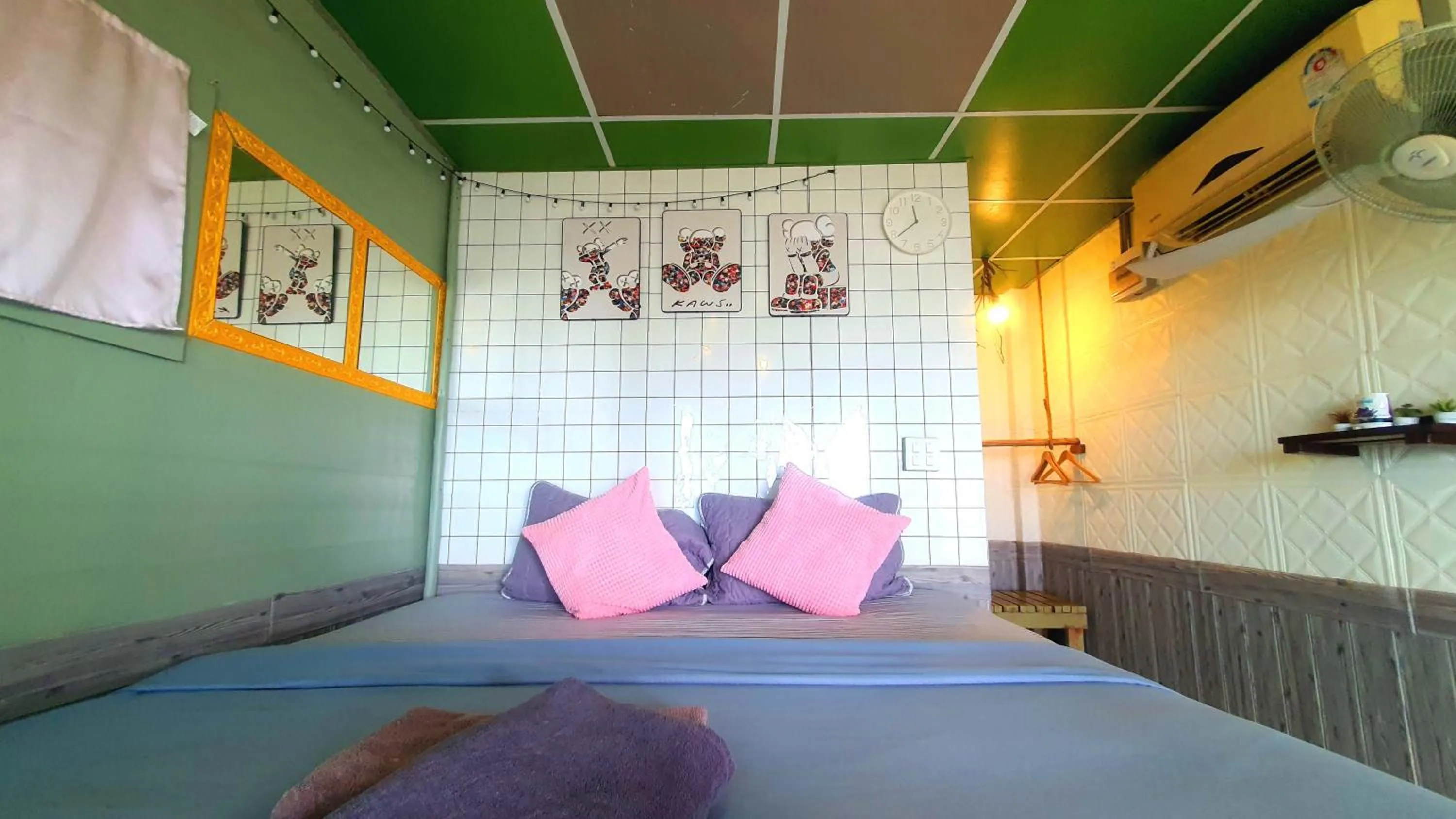 Property building, Bed in Kohchang 7 seaview bungalow