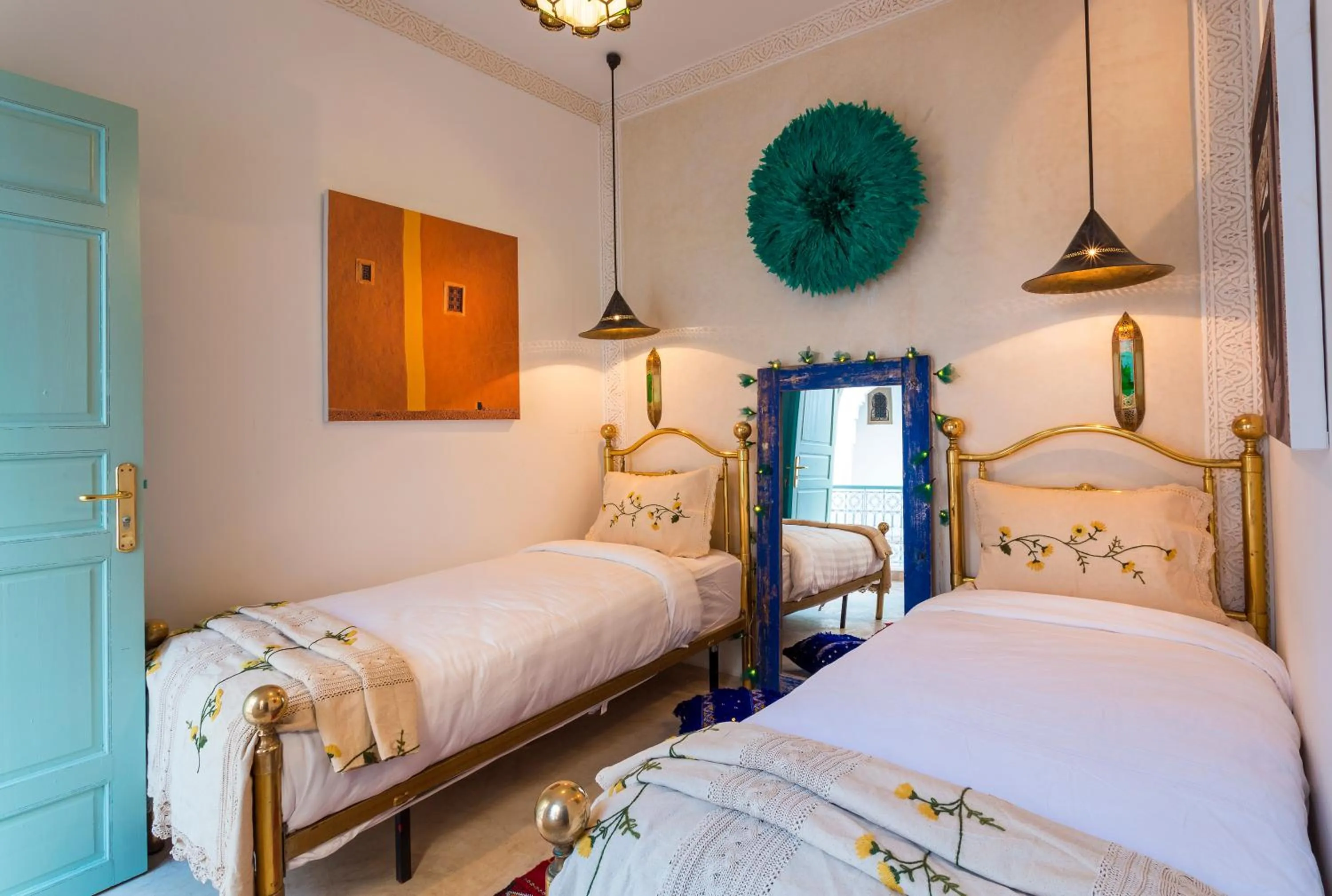 Photo of the whole room, Bed in Riad Lumière