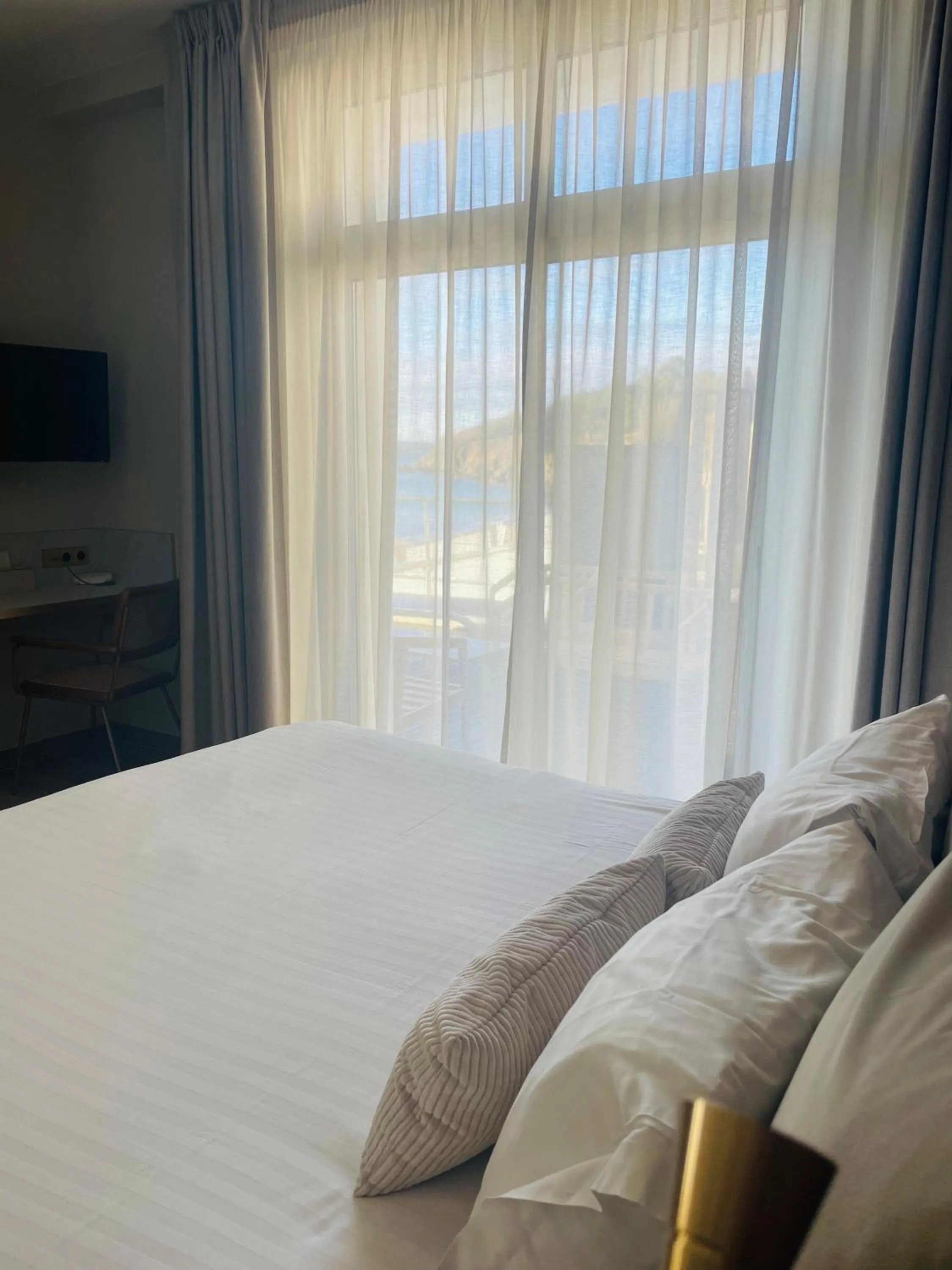 Bedroom, Bed in Les Sables Blancs