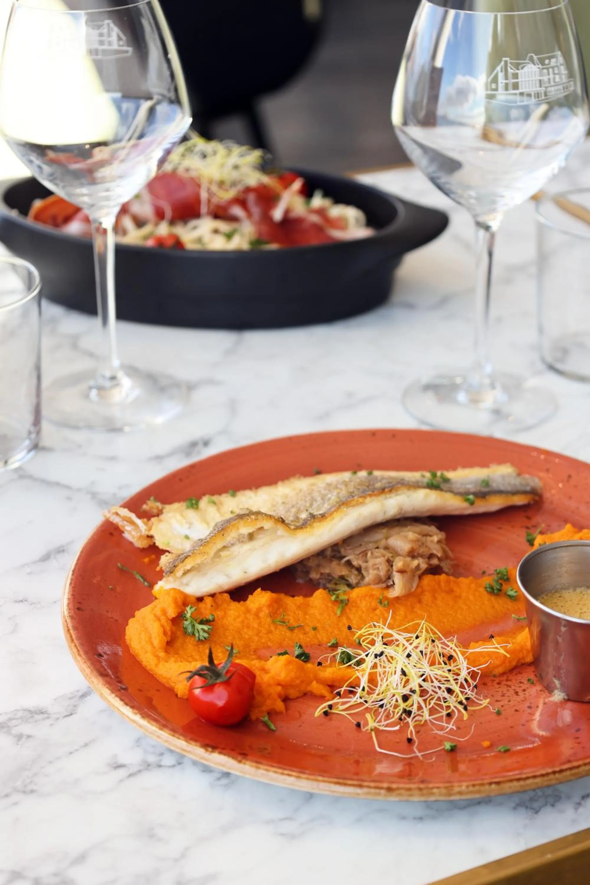 Restaurant/places to eat in Les Sables Blancs