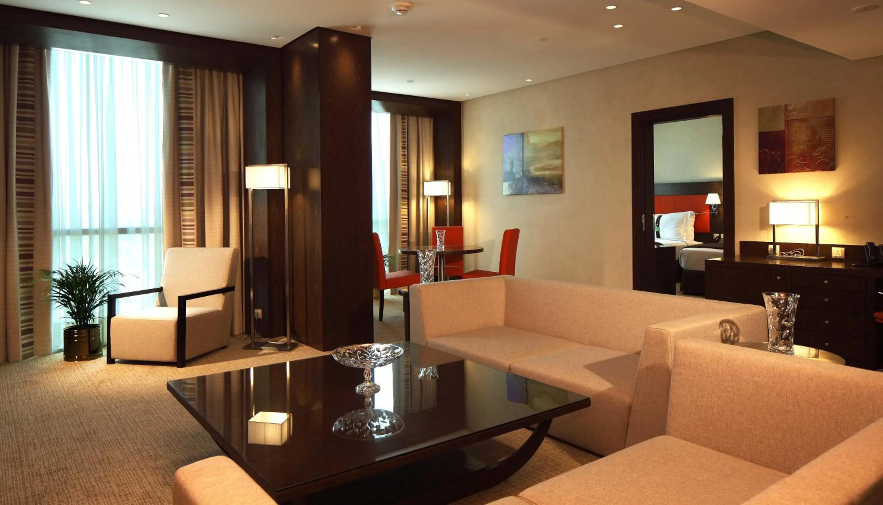 Photo of the whole room, Seating Area in Holiday Inn Meydan, an IHG Hotel