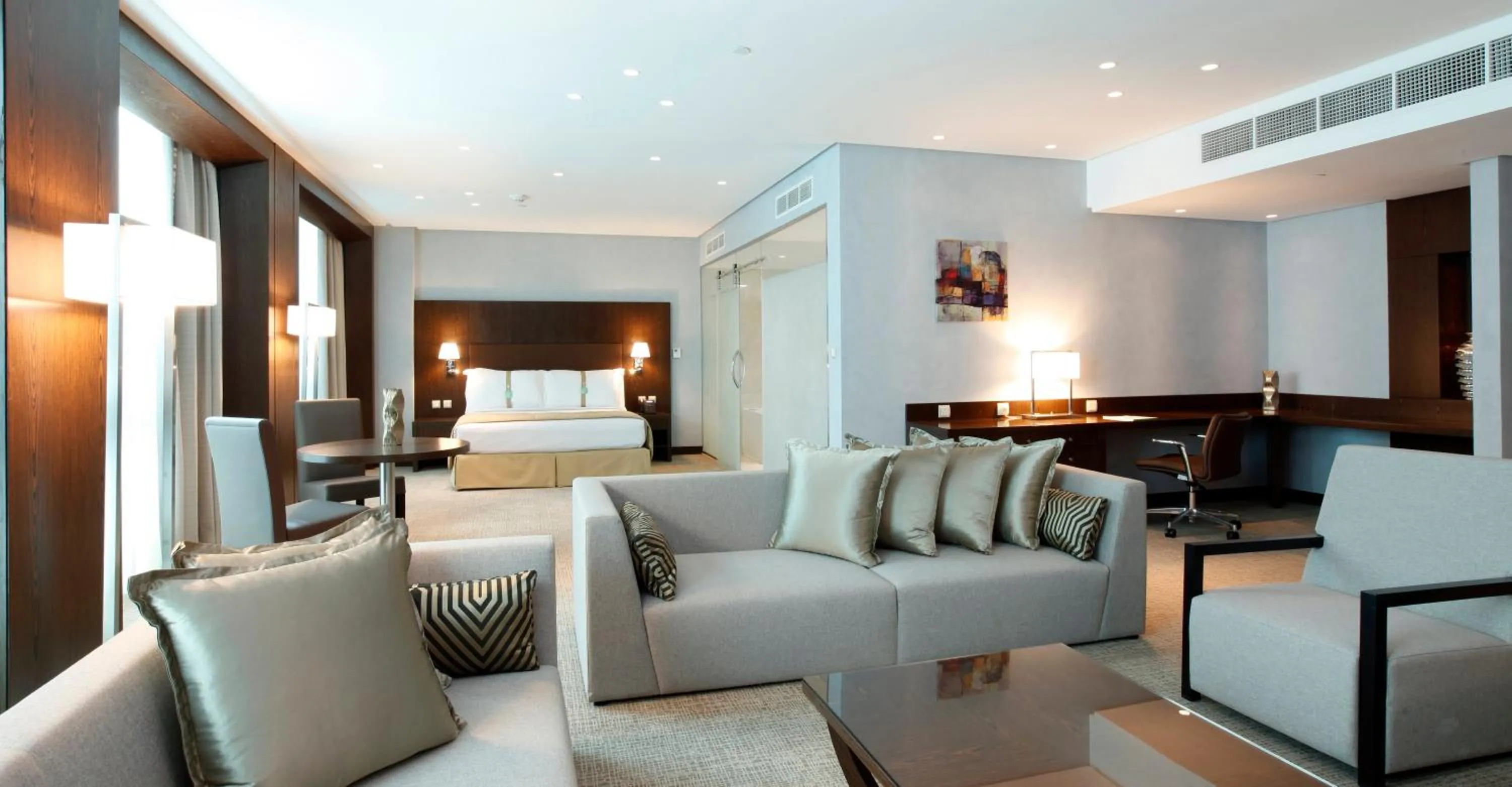 Photo of the whole room, Seating Area in Holiday Inn Meydan, an IHG Hotel