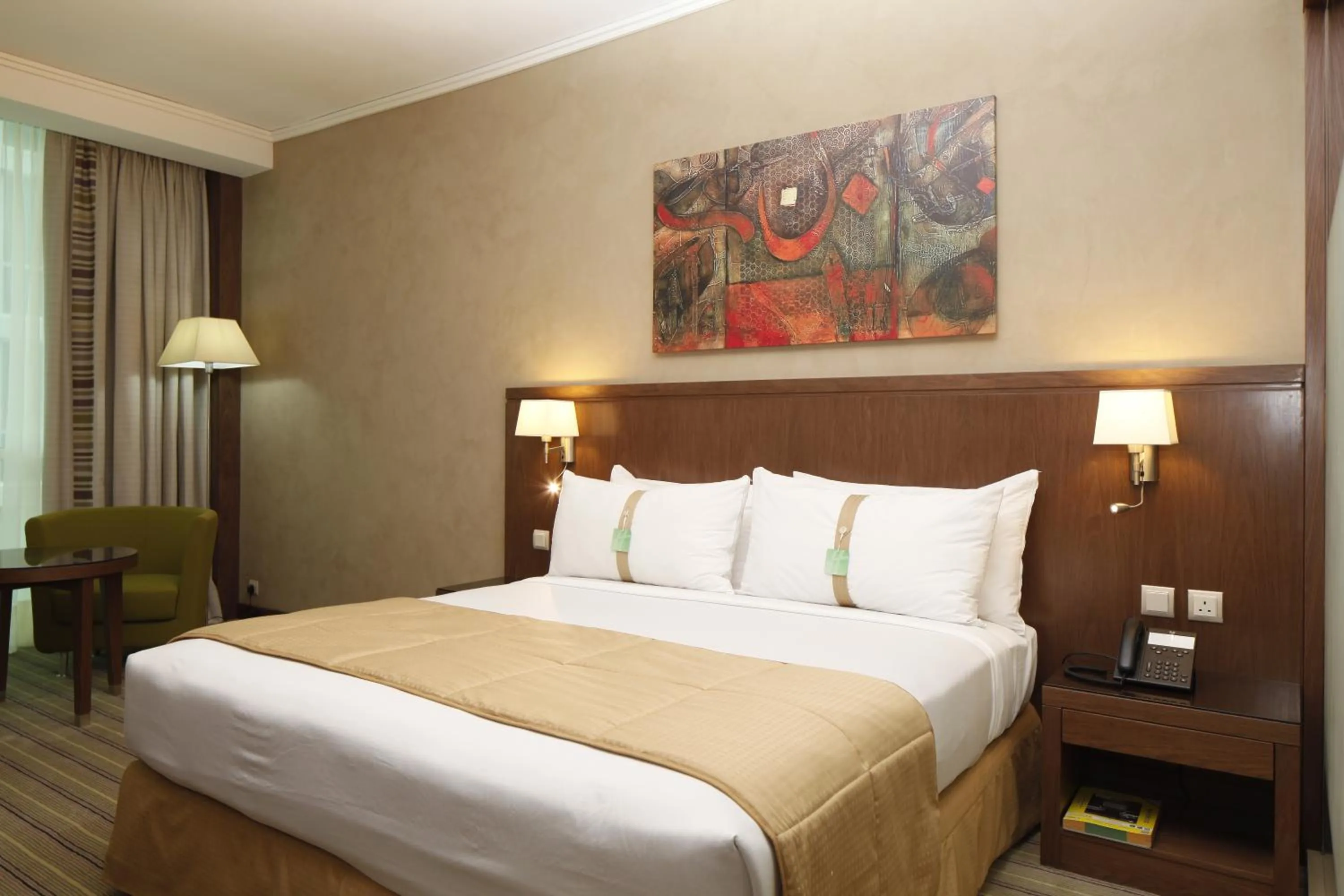 Bedroom, Bed in Holiday Inn Meydan, an IHG Hotel