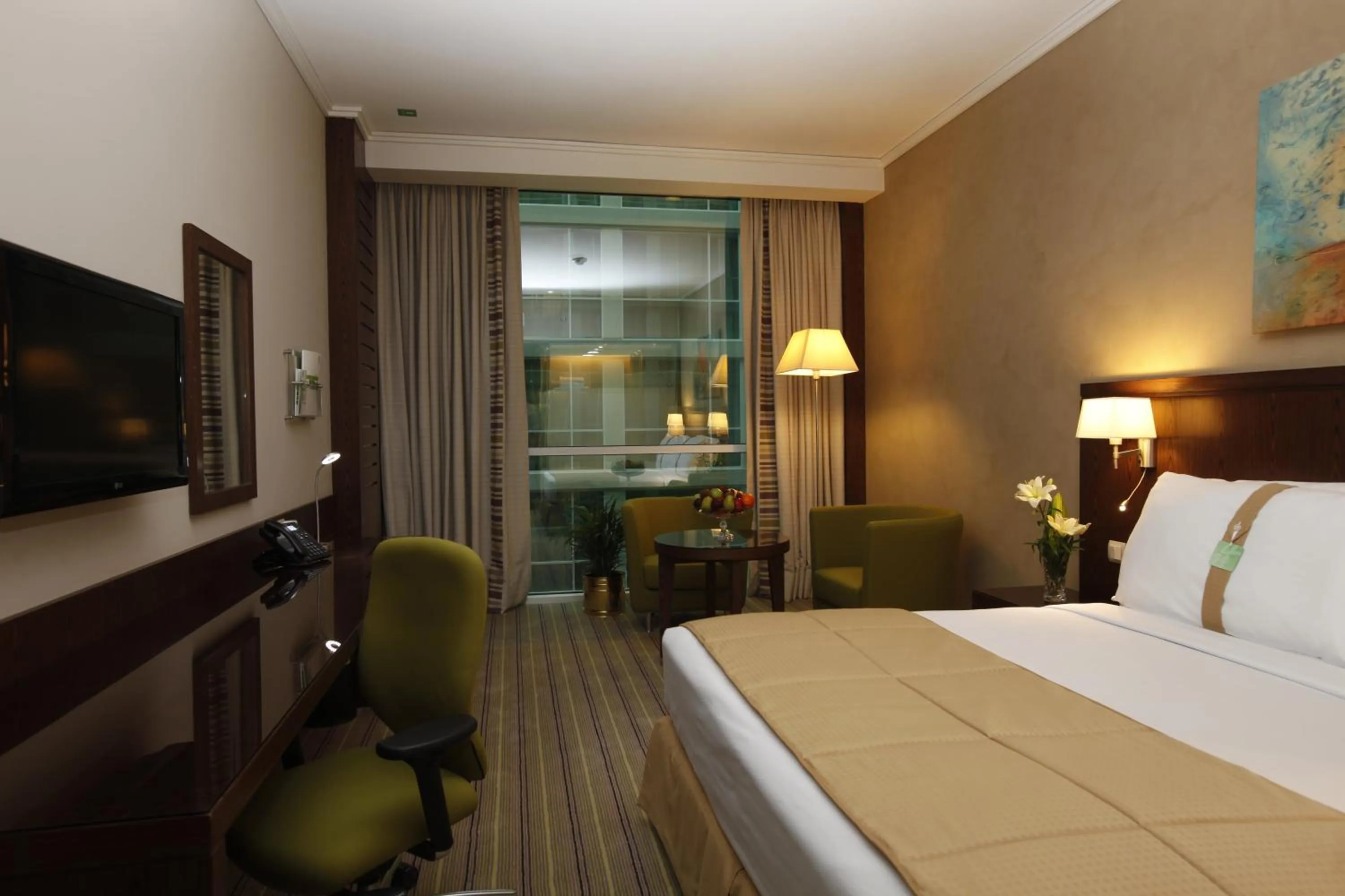 Photo of the whole room, Bed in Holiday Inn Meydan, an IHG Hotel