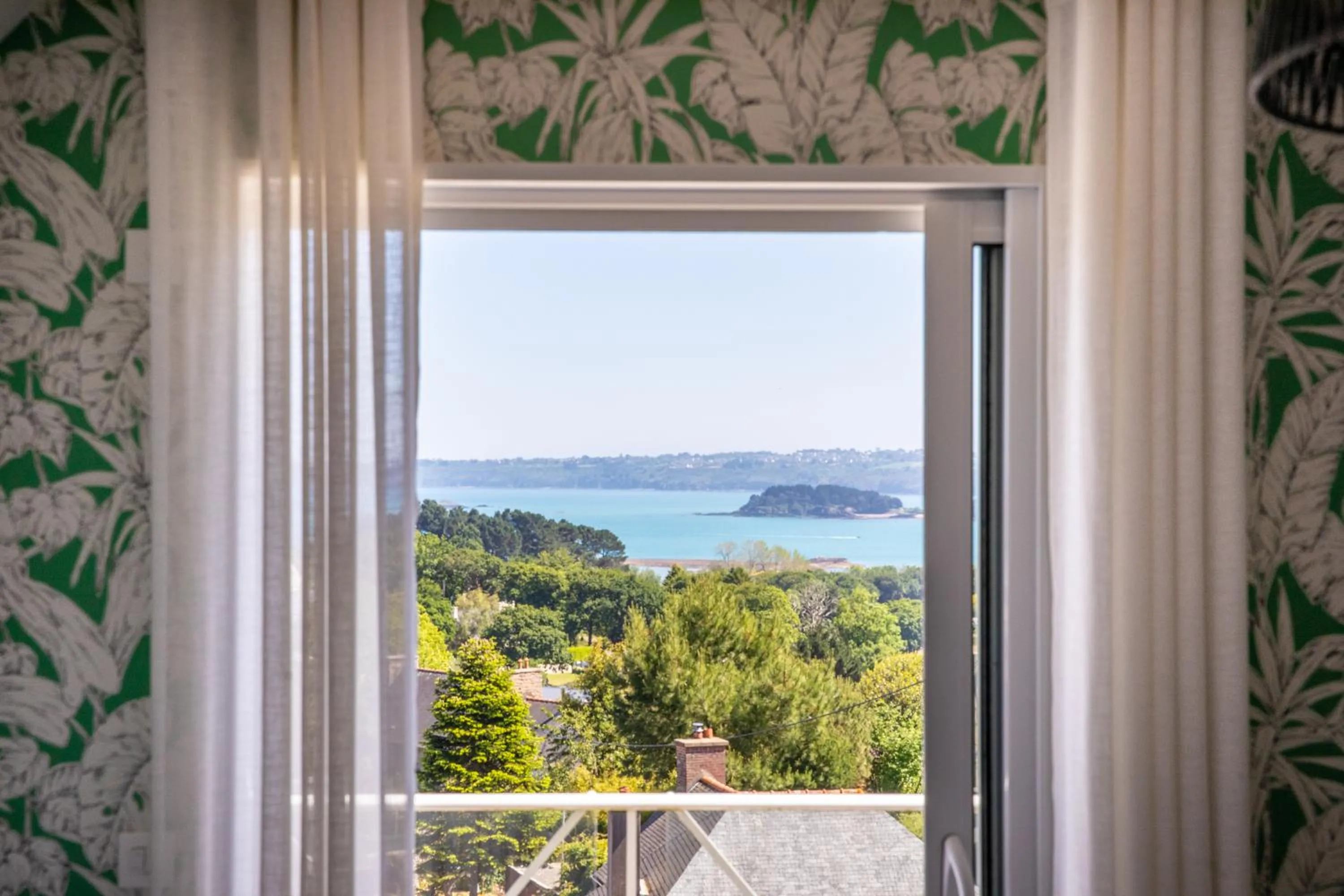 Natural landscape in Hôtel Les Agapanthes-Logis Hôtel