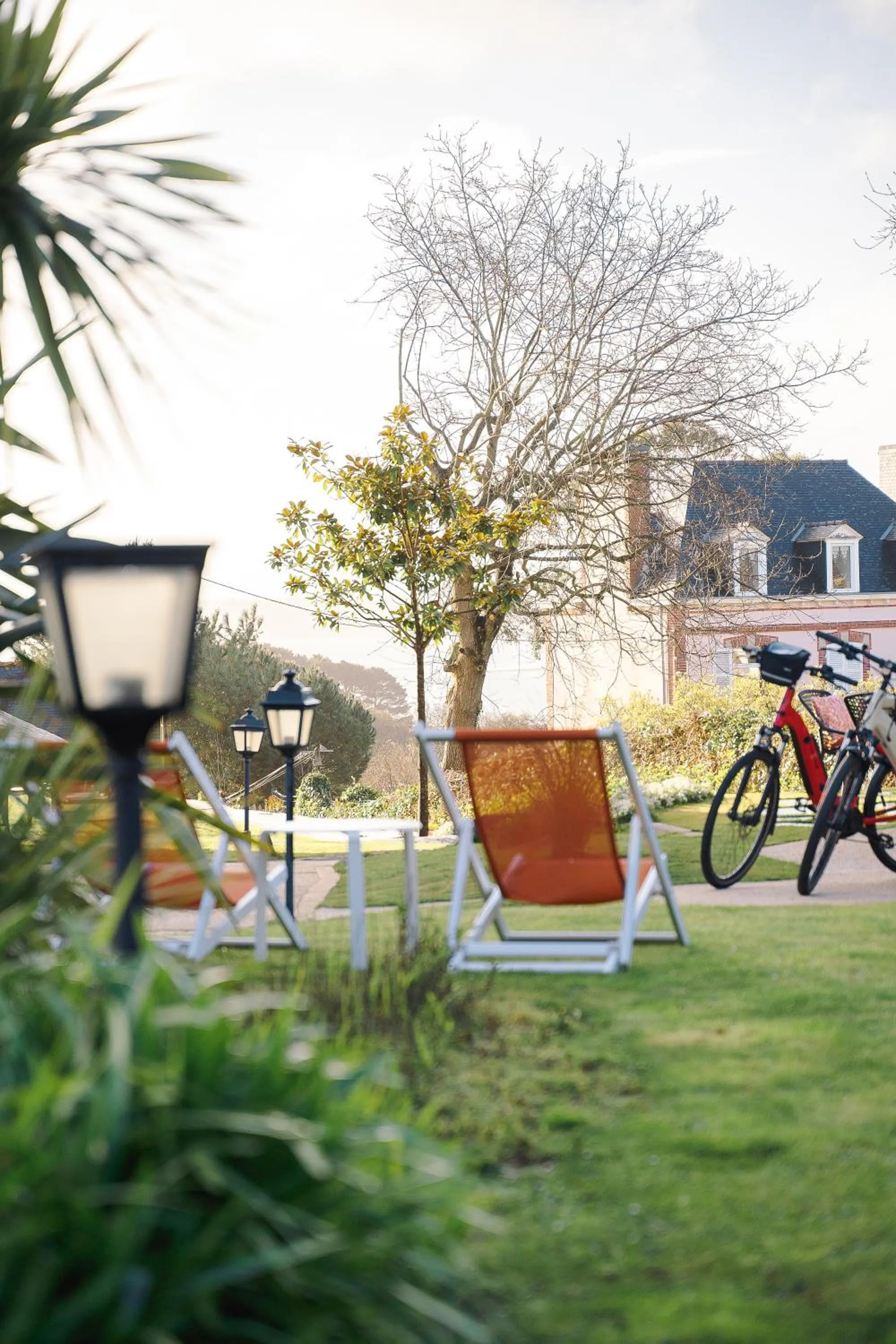 Lounge or bar in Hôtel Les Agapanthes-Logis Hôtel