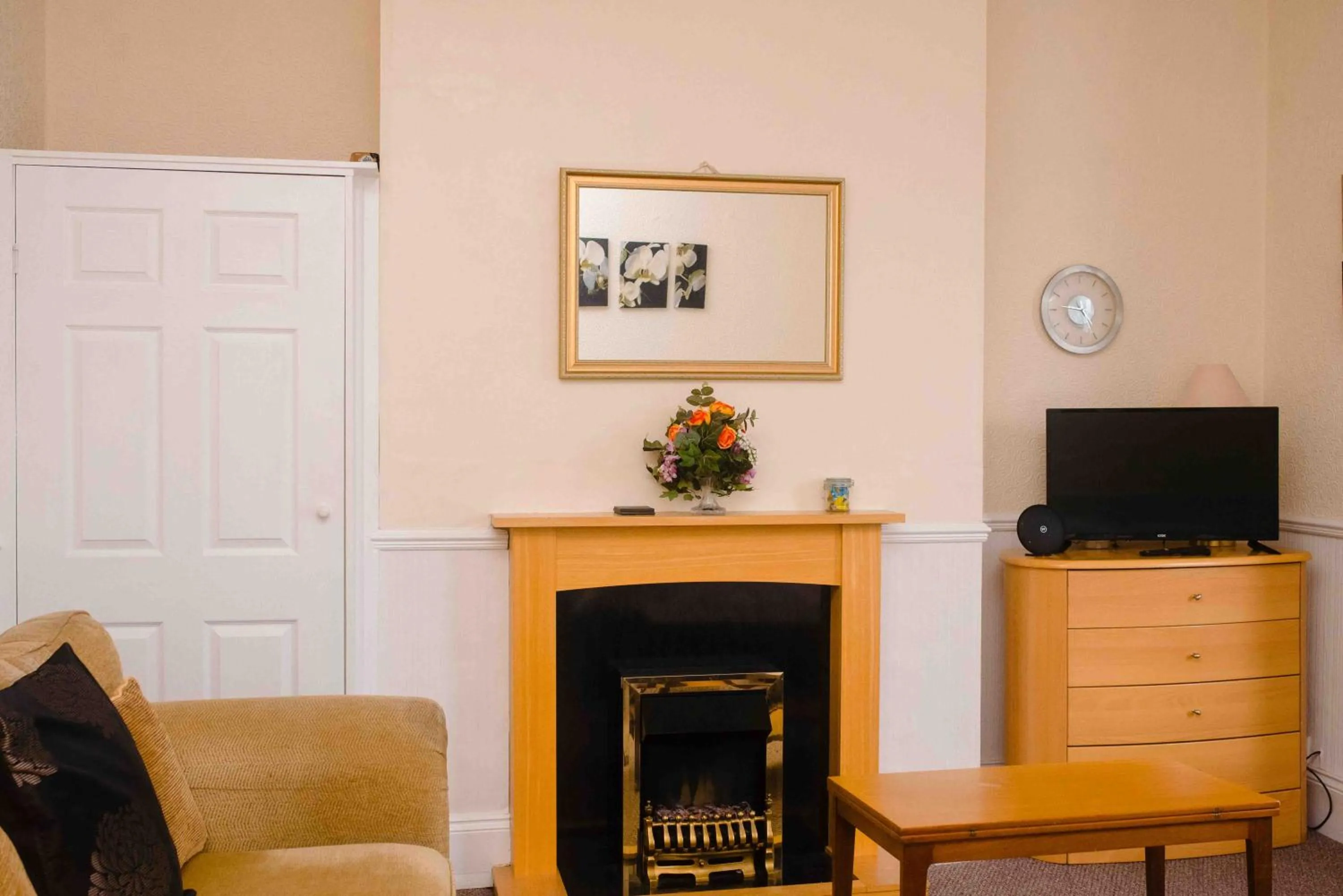 Living room in THE CHADWICK