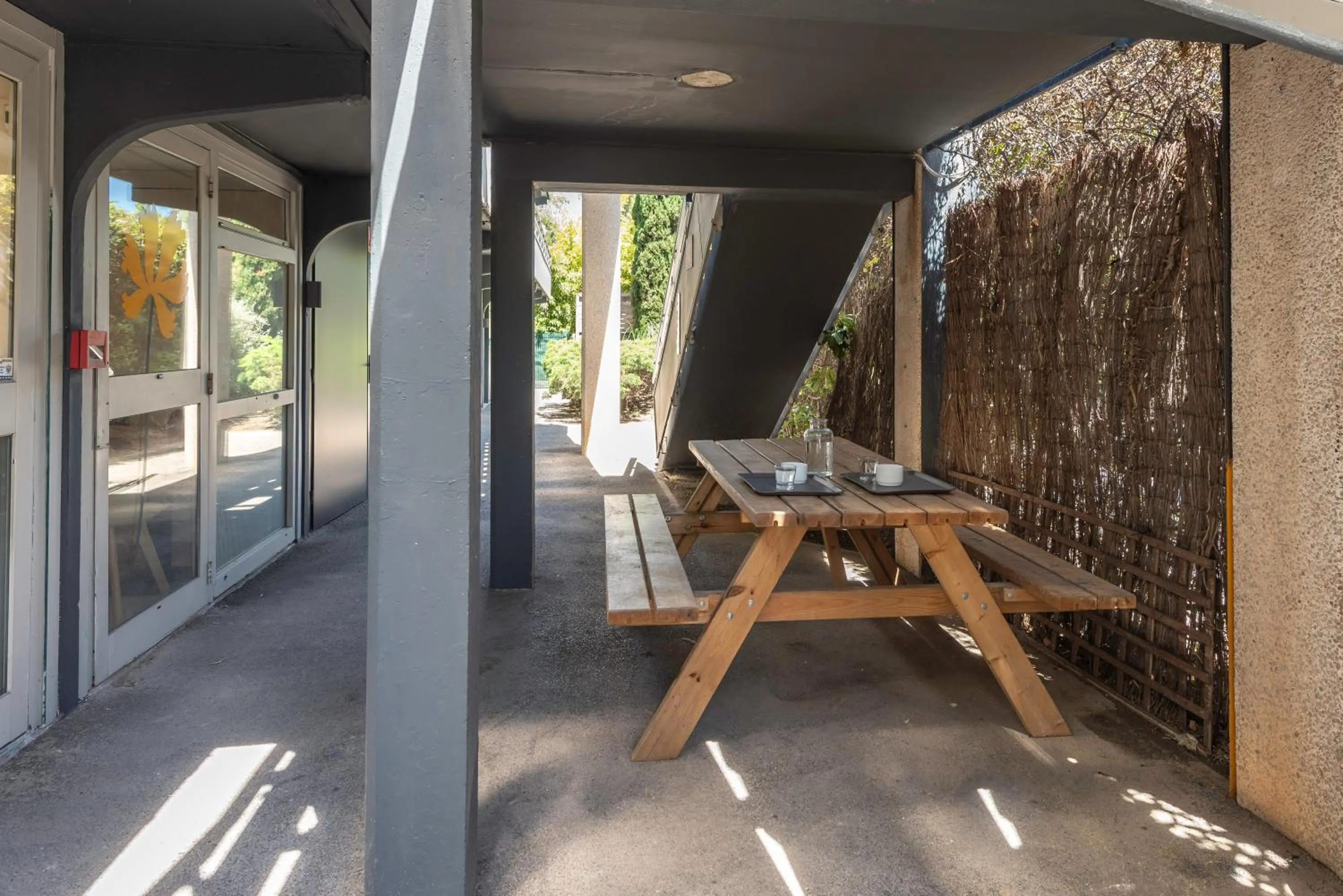 Patio in Premiere Classe Toulon La Seyne-sur-Mer