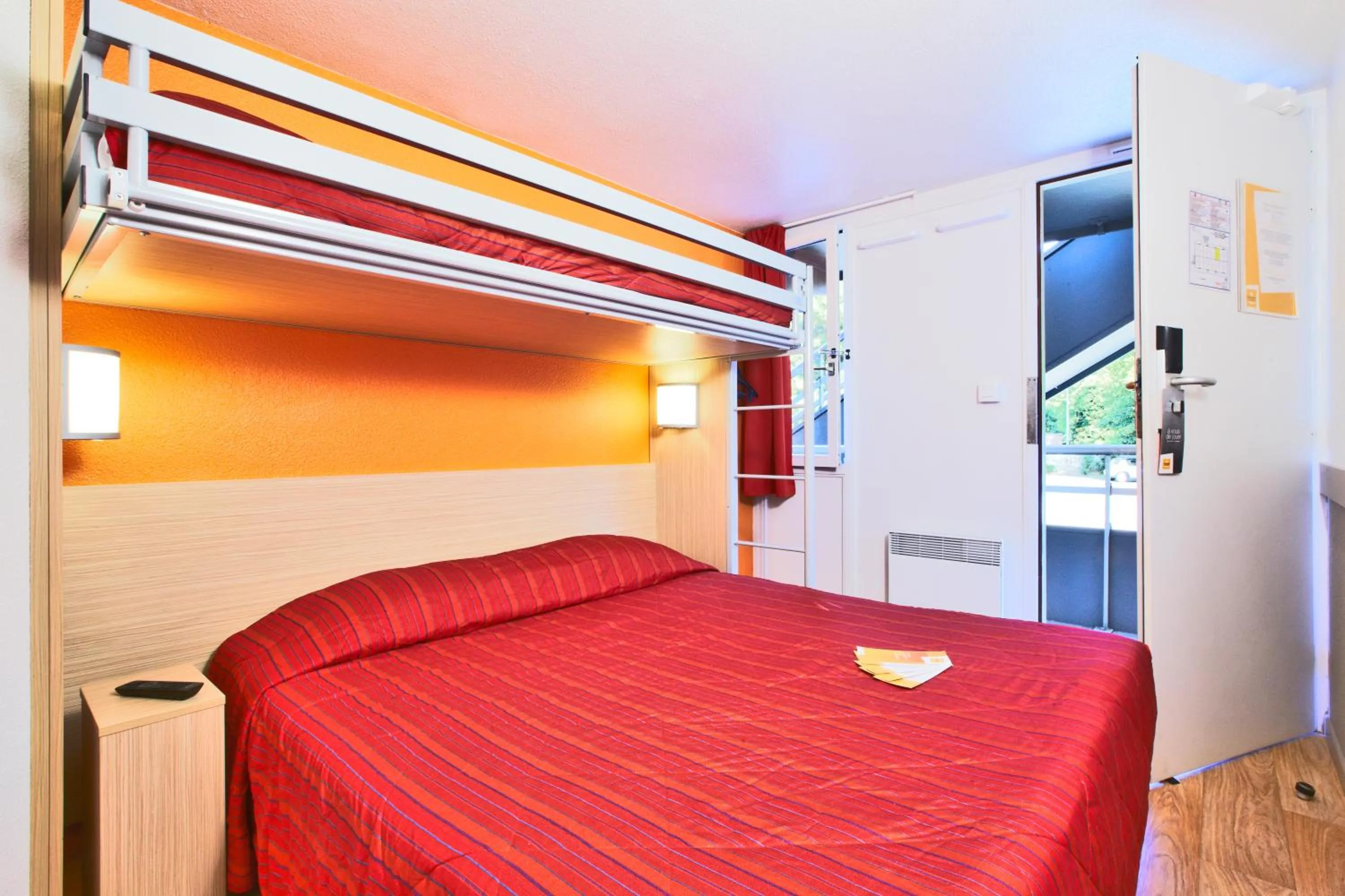Triple Room (1 Double Bed + 1 Single Bunk Bed) in Premiere Classe Toulon La Seyne-sur-Mer