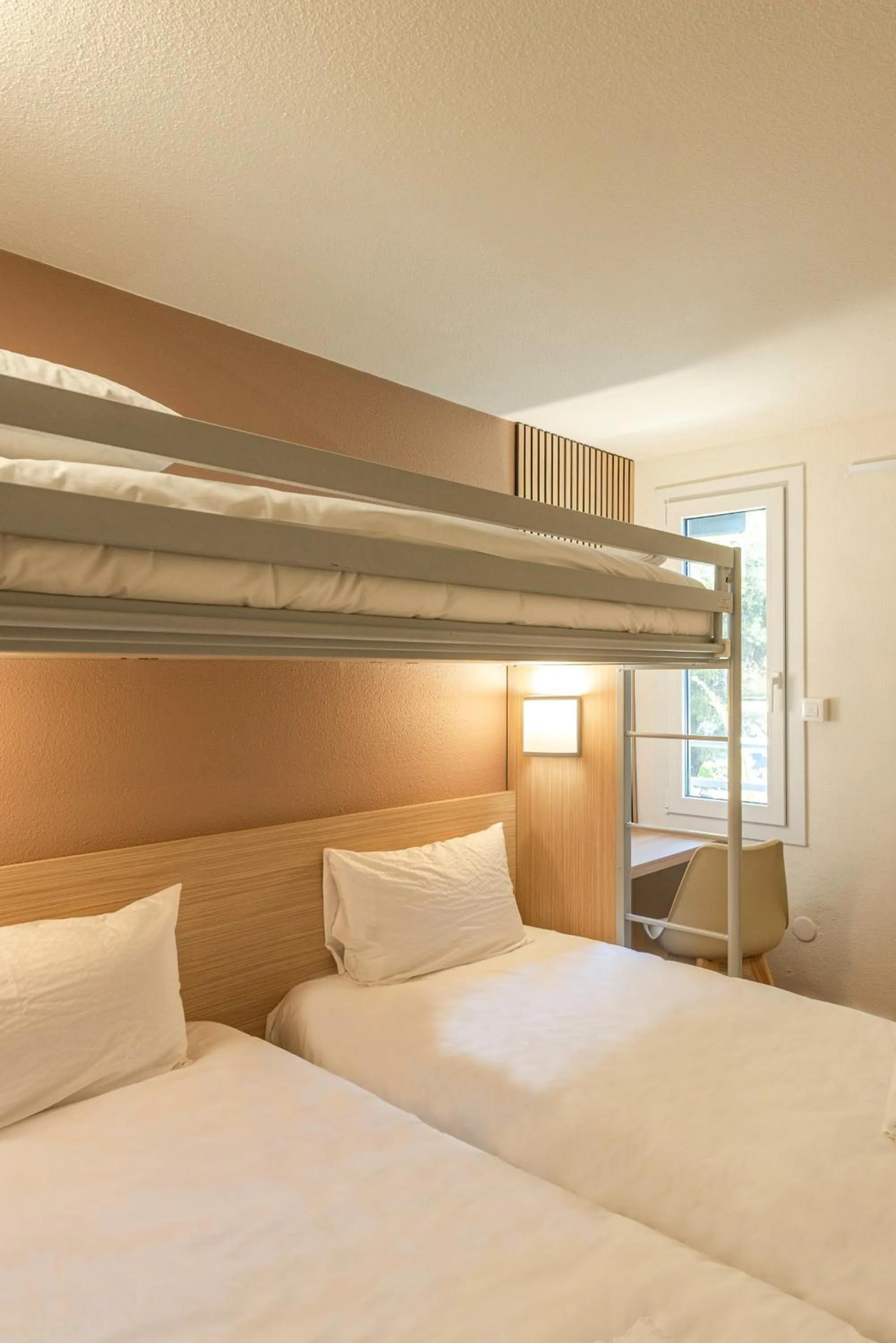 Bed in Premiere Classe Toulon La Seyne-sur-Mer